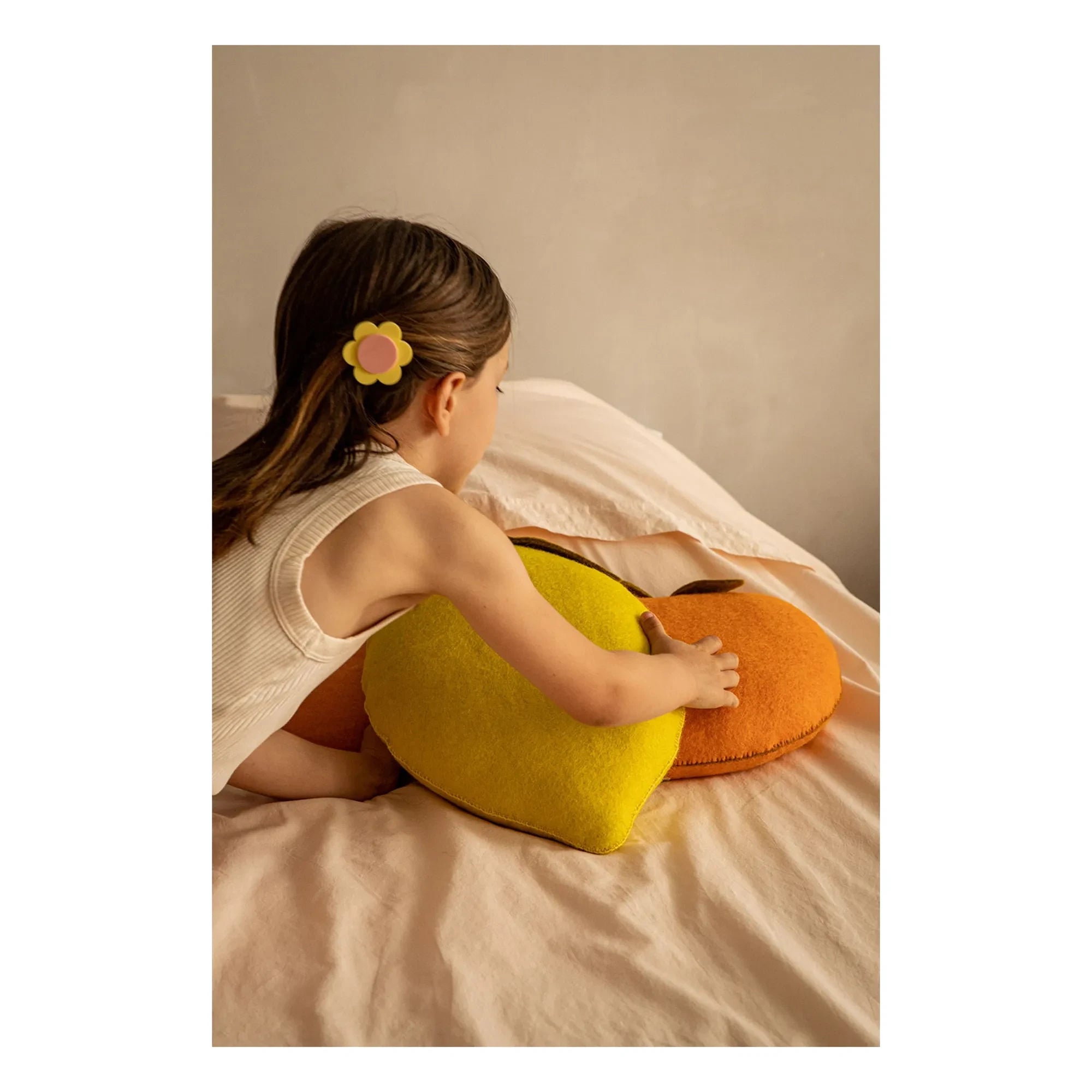 Muskhane - Apricot felt pillow | Orange
