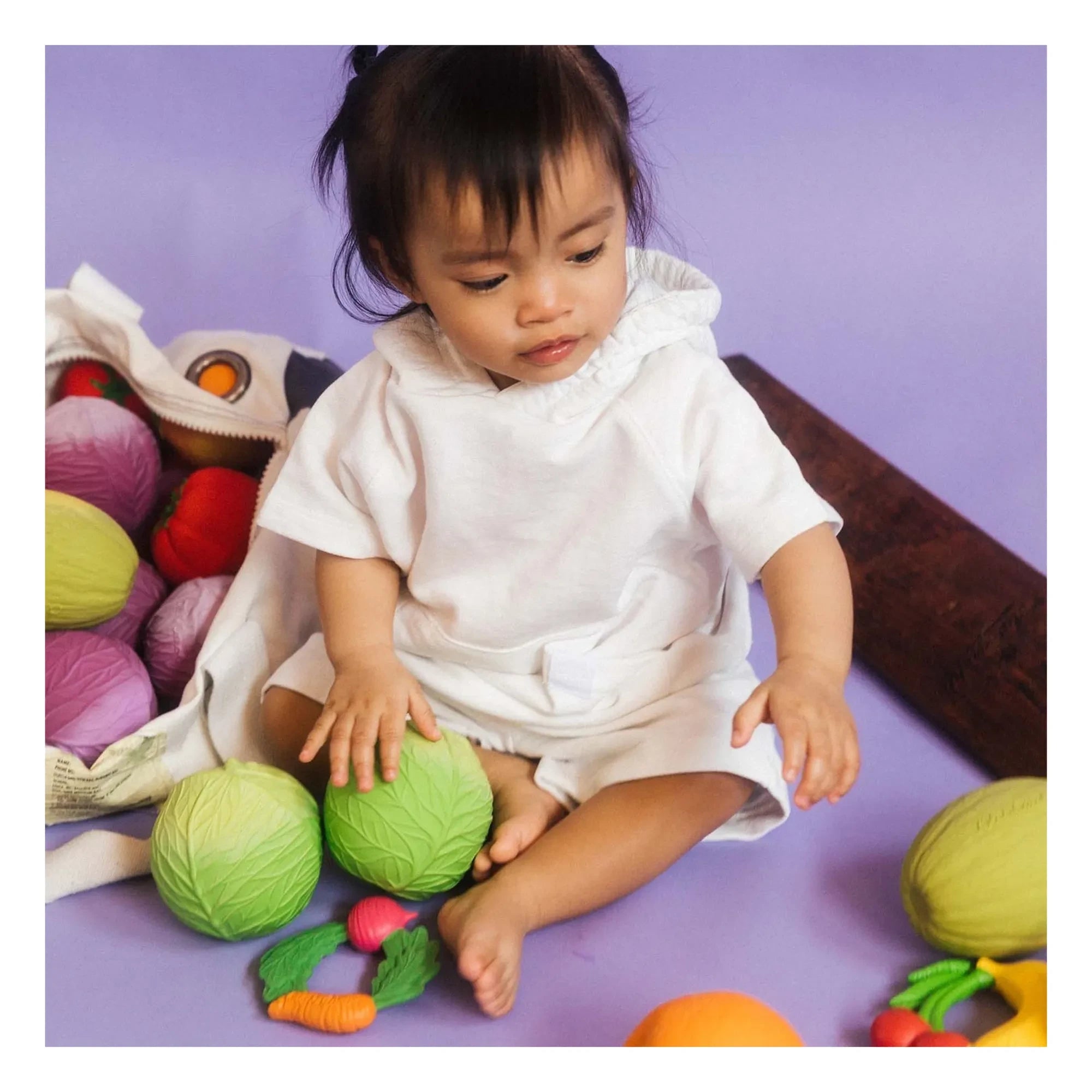 Oli & Carol - Teething Ring with Vegetables