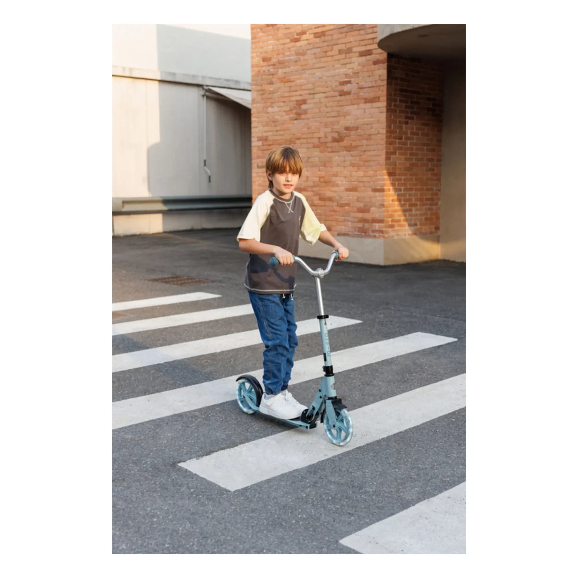 Micro - LED Cruiser Scooter | Ice Blue