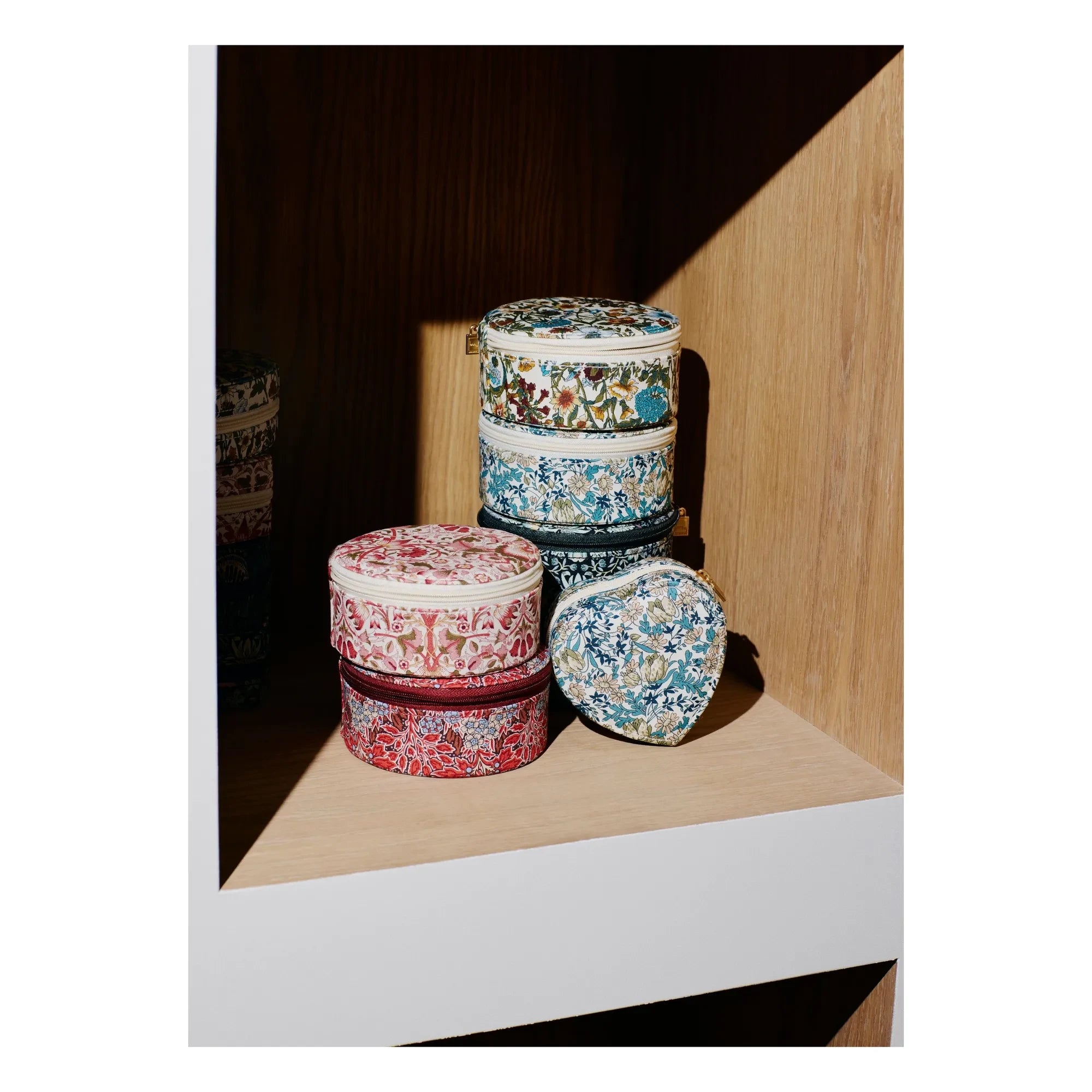 Bon Dep - Round MW Liberty Aubrey Forest Jewelry Box | Red