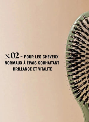 La Bonne Brosse - The Essential Hair Brush No. 02 - Care and Detangling | Almond Green
