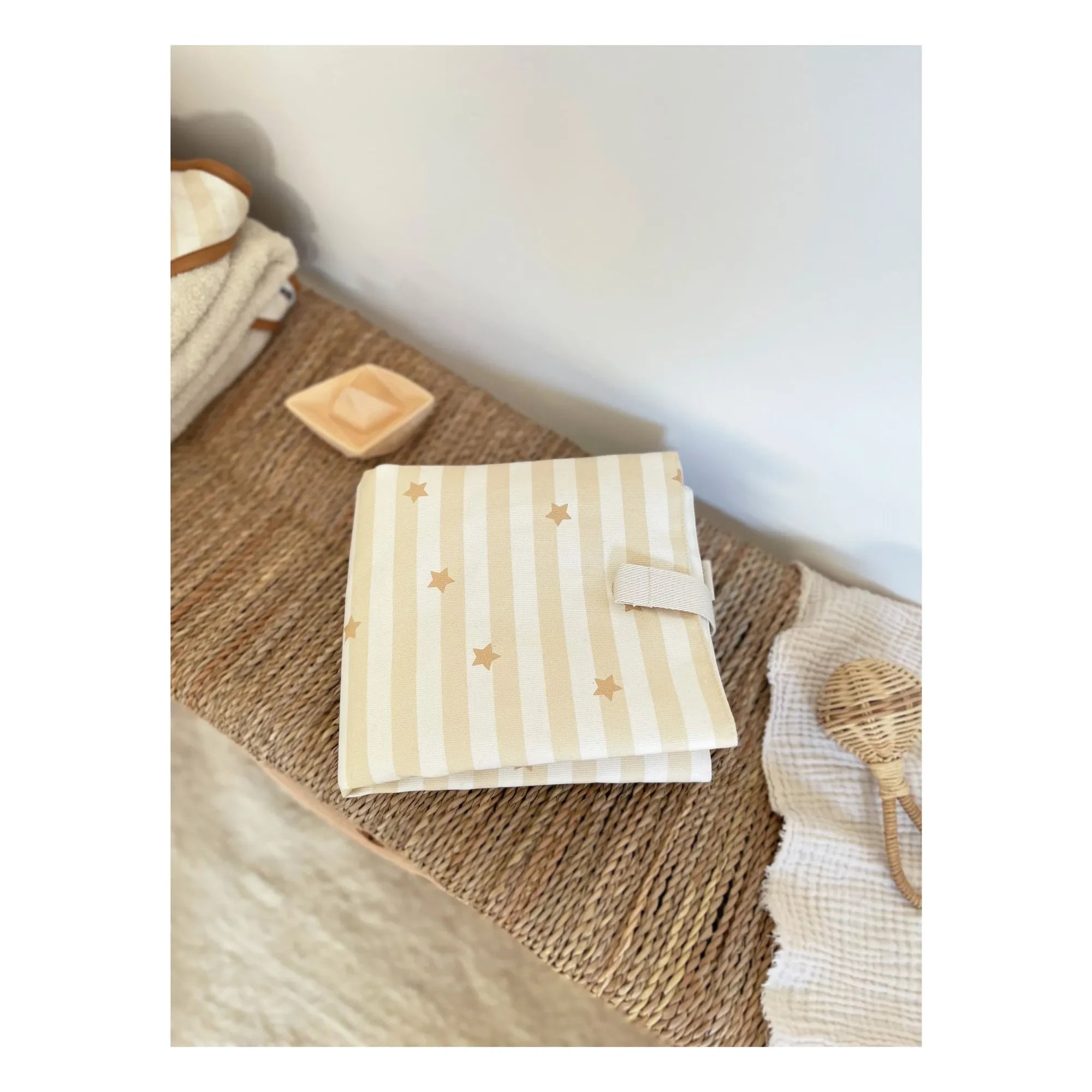 Milinane - Travel Changing Mat for Men | Light Yellow