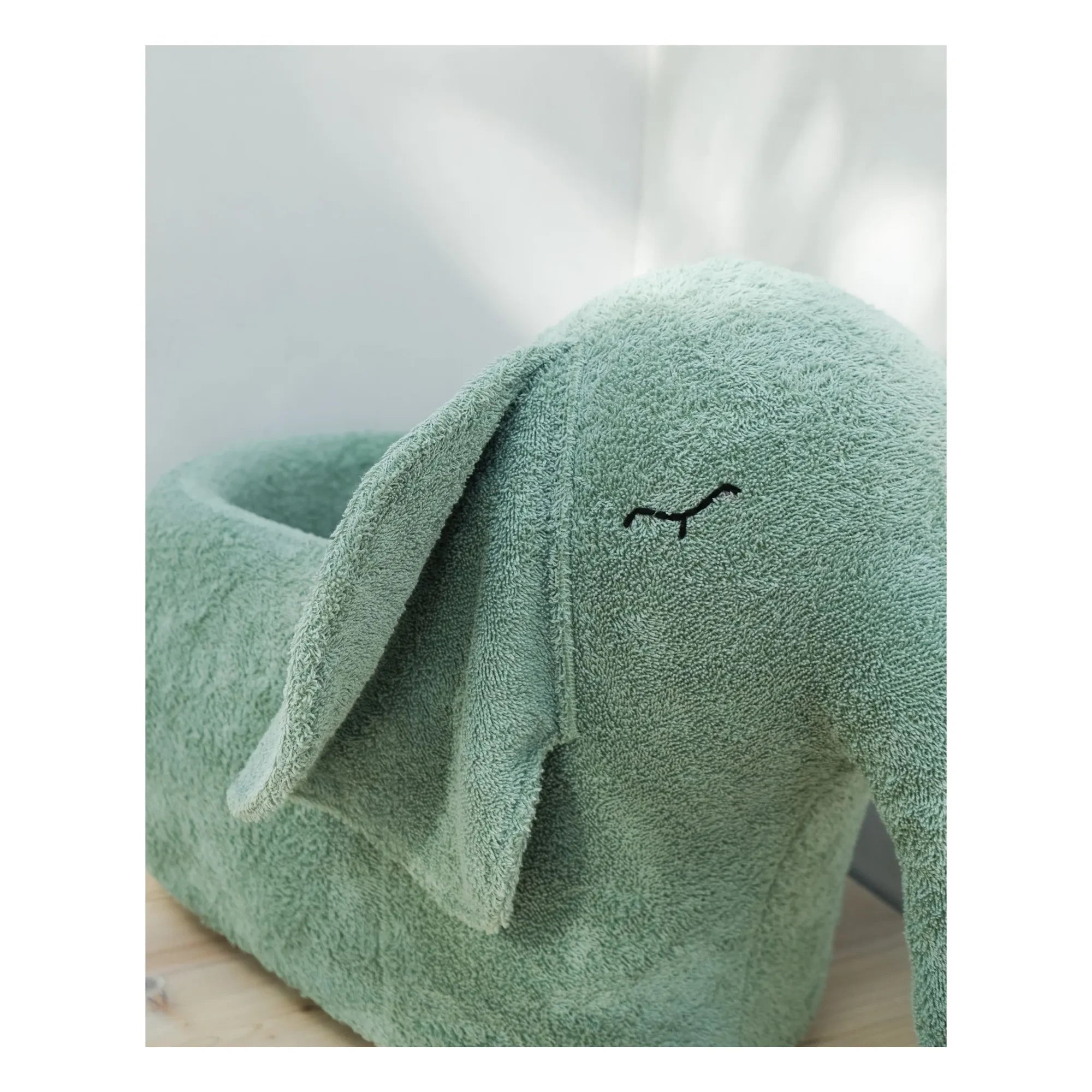 Bada & Bou - The Rolling Elephant Bou | Nane Green