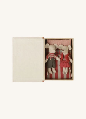 Maileg - A pair of Christmas mice in a book-shaped box