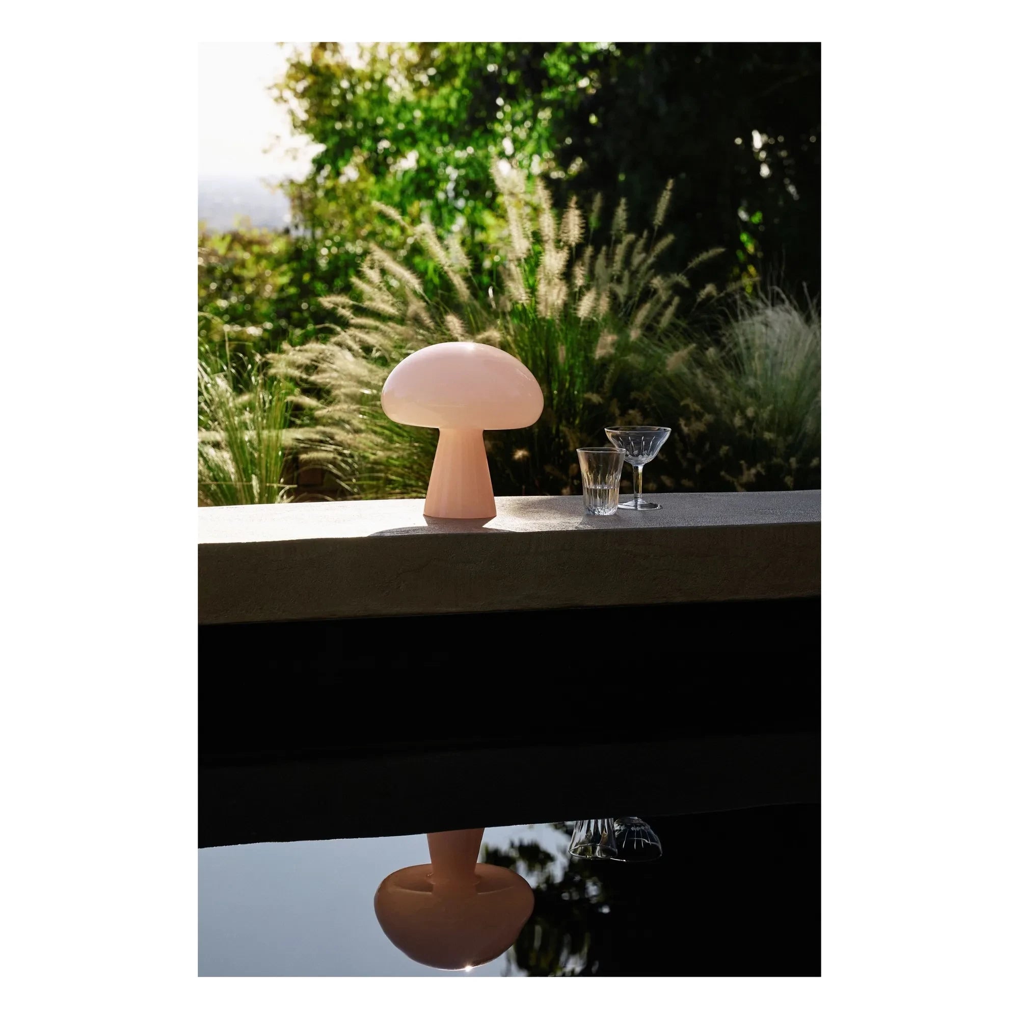 Gubi - Obello desk lamp, Bill Curry | Powder Pink