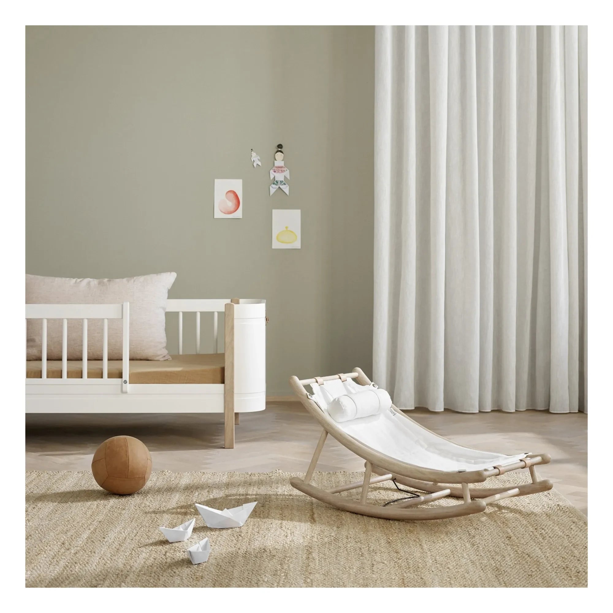 Oliver Furniture - Sallanan Sandalye İçin Çocuk Minderi | Beyaz