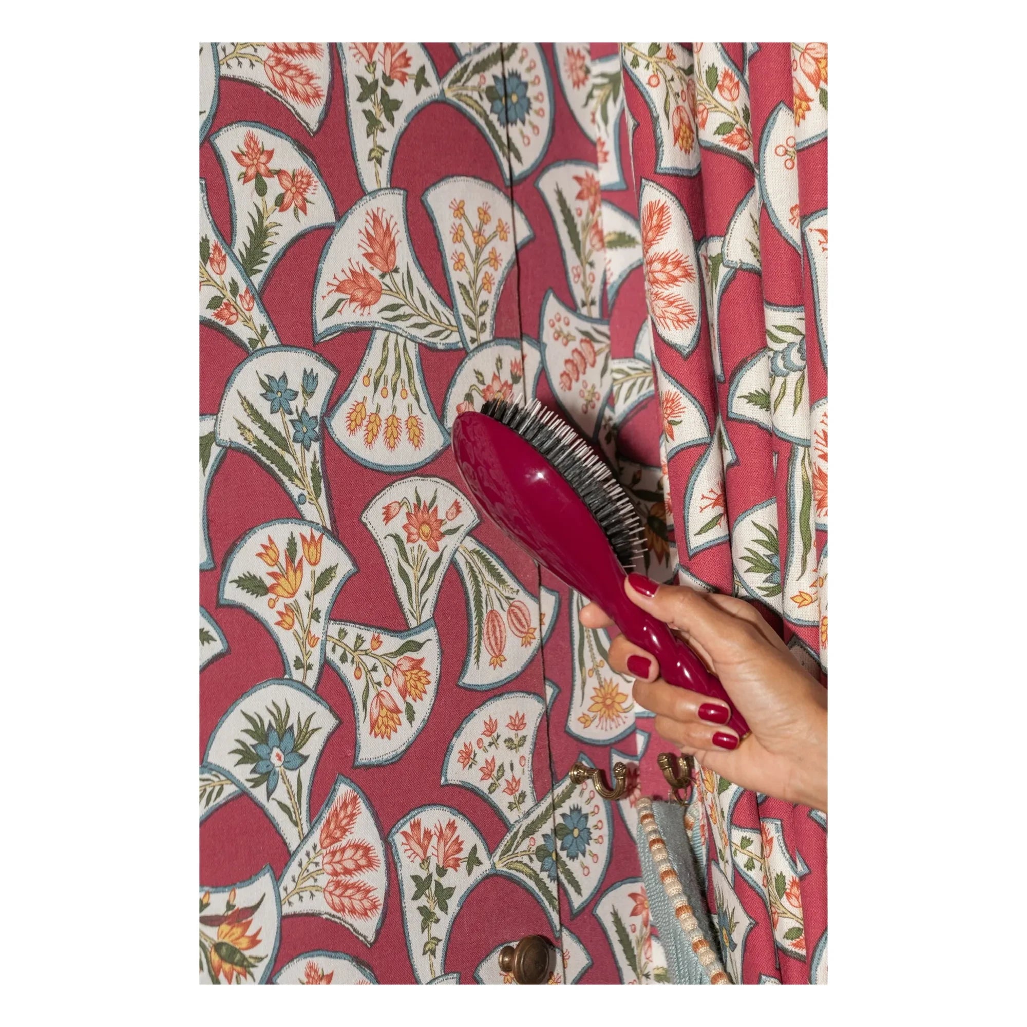 La Bonne Brosse - Brush L'Indispensable No 02 - Care and Knot Untangling | Cherry Red