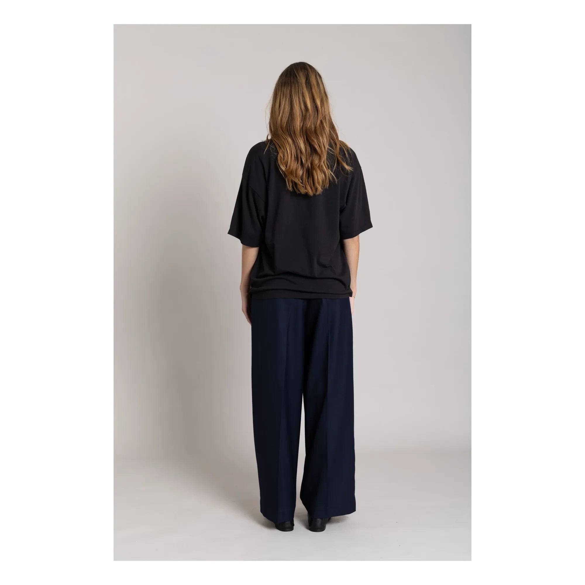 Smallable Woman - Cloud Organic Cotton T-Shirt | Black