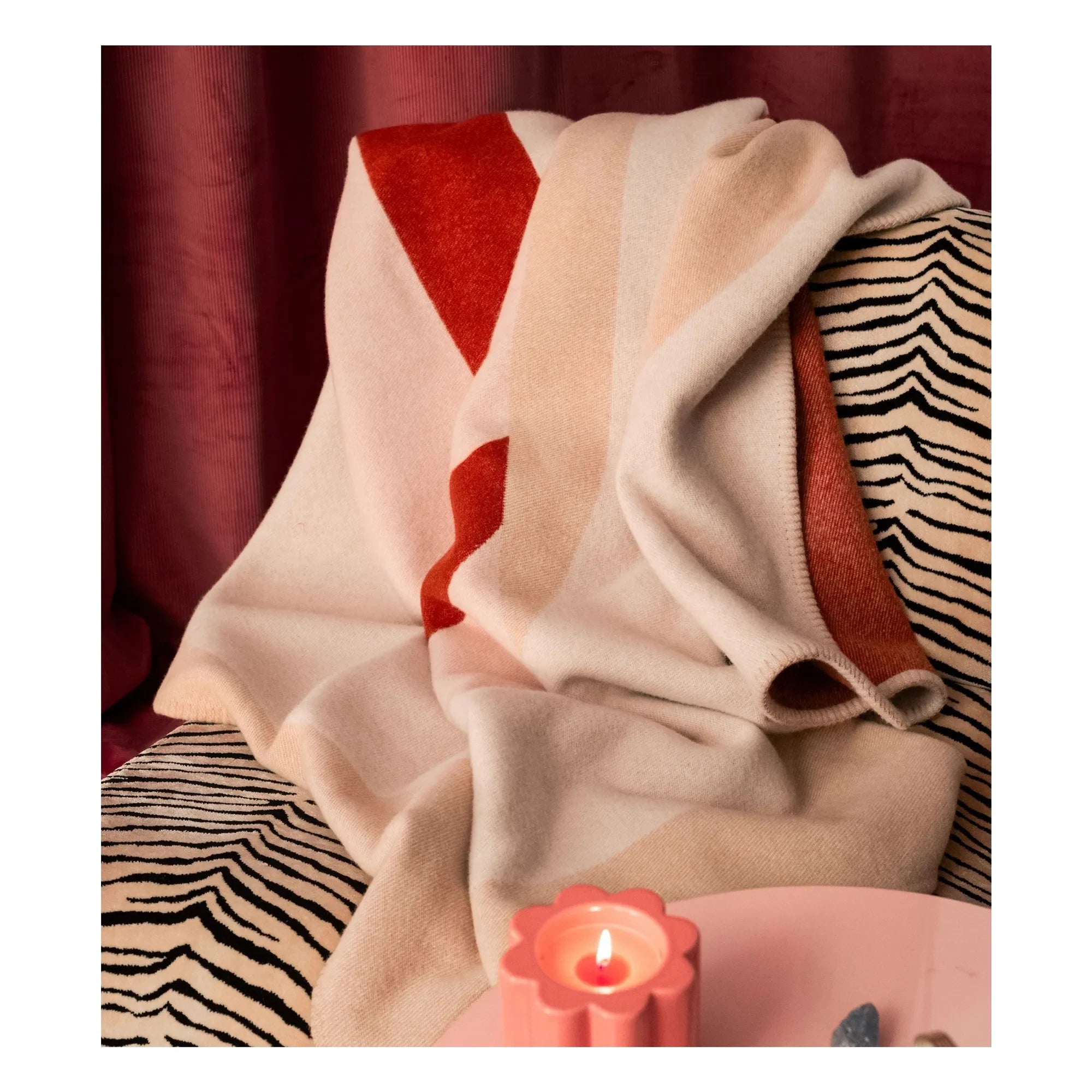 The Socialite Family - Wool checkered rug | Pink
