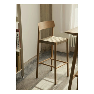& Tradition - Betty TK15 meşe doğal hasır bar taburesi 75 cm | Meşe