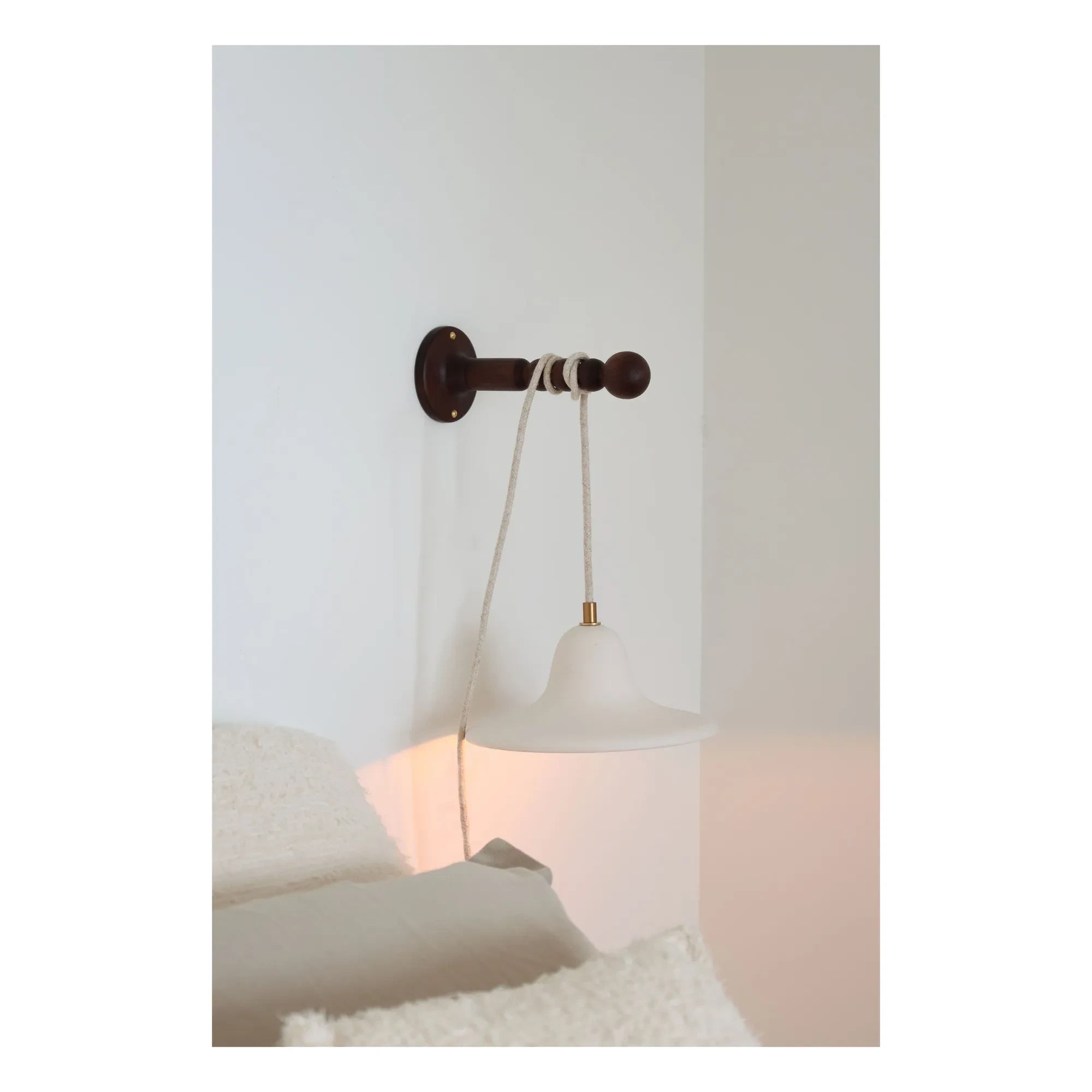 Masamé - Gigaro Raw Ceramic Hand Lamp | Warm White