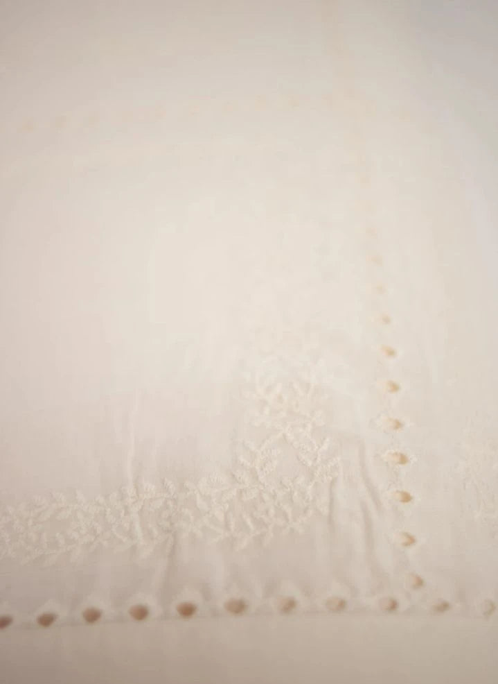 Olsson & Jensen - Eleonora Embroidered Tablecloth | Ecru