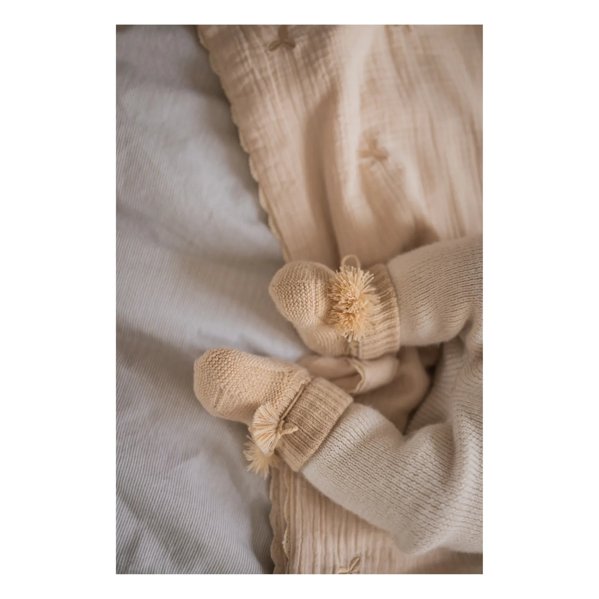 Gentil Coquelicot - Knitted Slippers and Embroidered Pouch | Nude