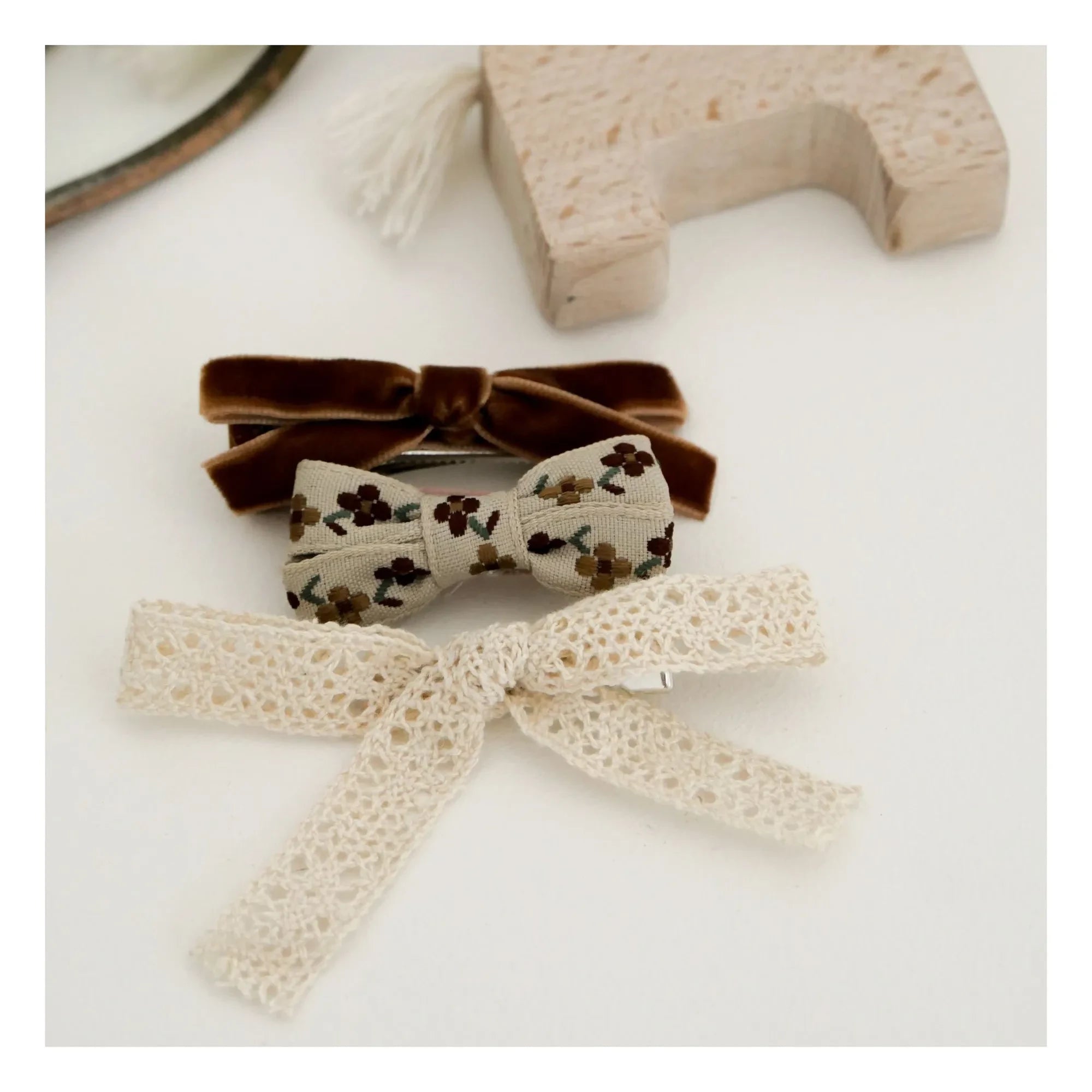 Gentil Coquelicot - Embroidered Hair Clips - Set of 3 | Caramel