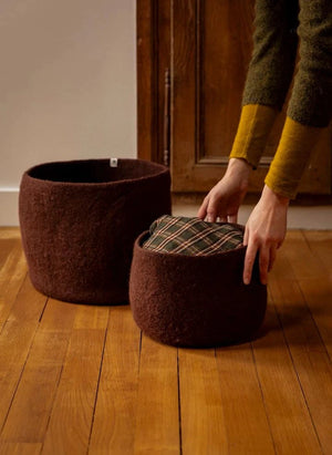 Muskhane - Felt storage basket | Mahogany