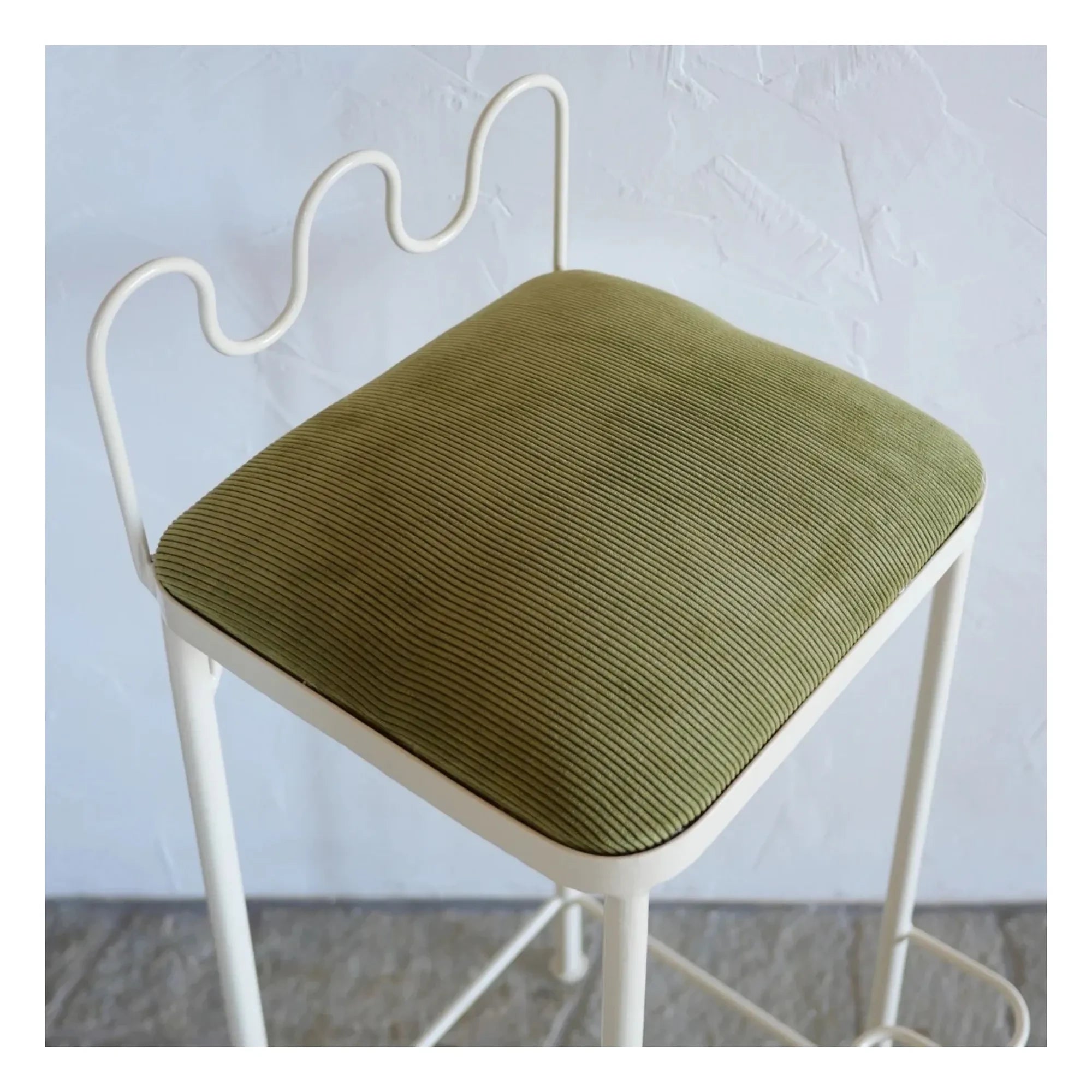 Honoré - Dolores bar stool with water-repellent fabric | Khaki