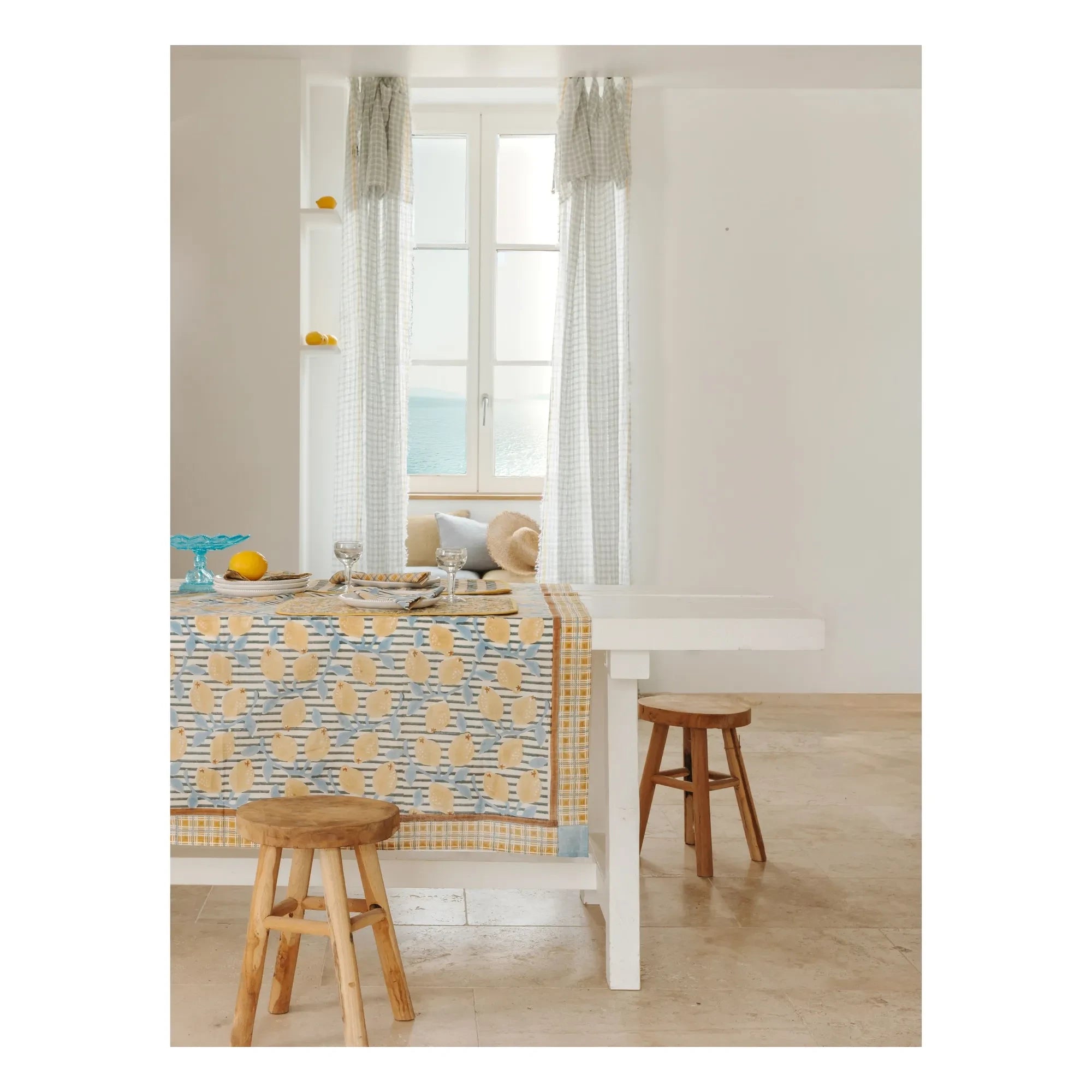 Le Monde Sauvage - Sicily Double-Sided American Tablecloth - 4 Piece Set | Yellow
