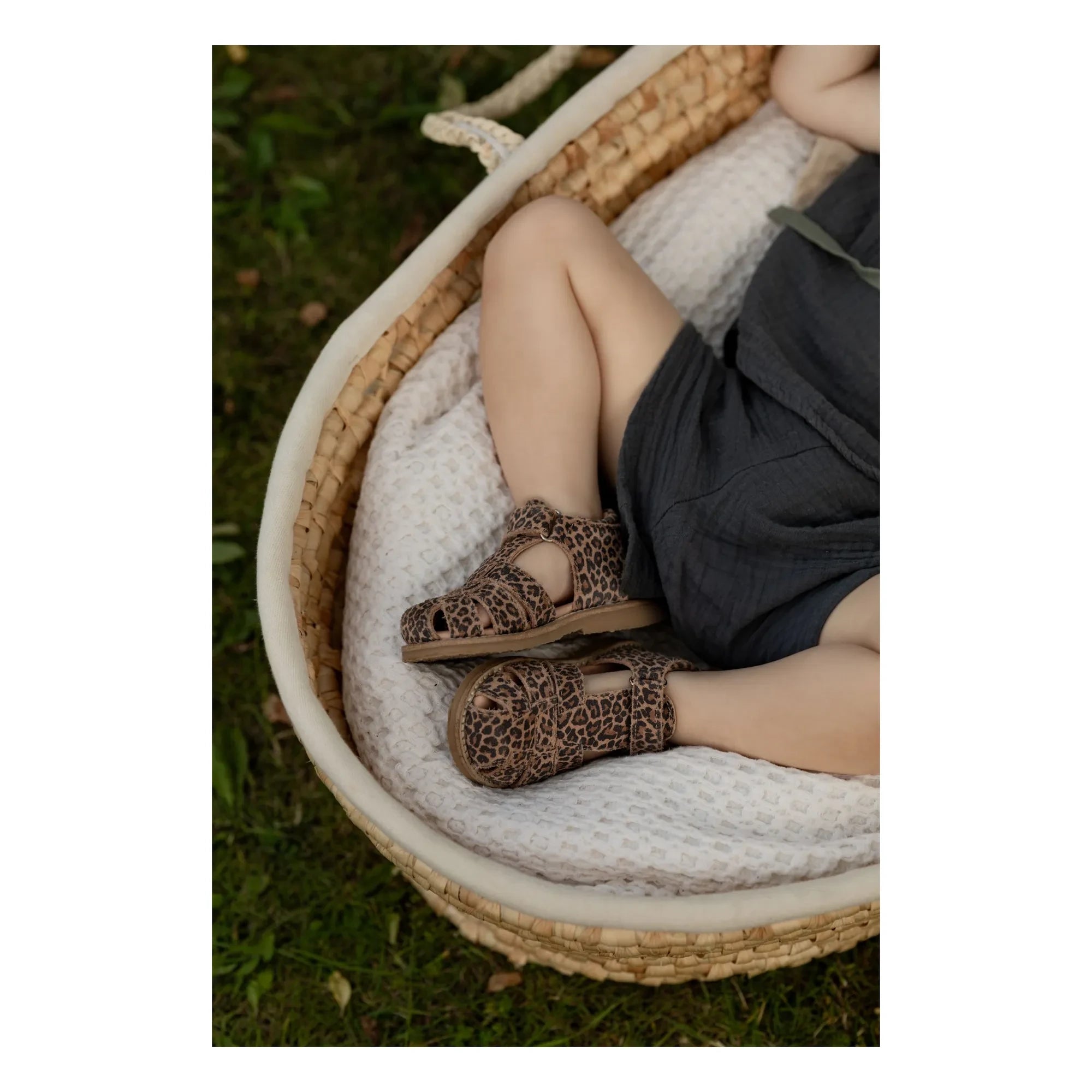 Petit Nord - Leopard Classic Claw Sandals | Brown