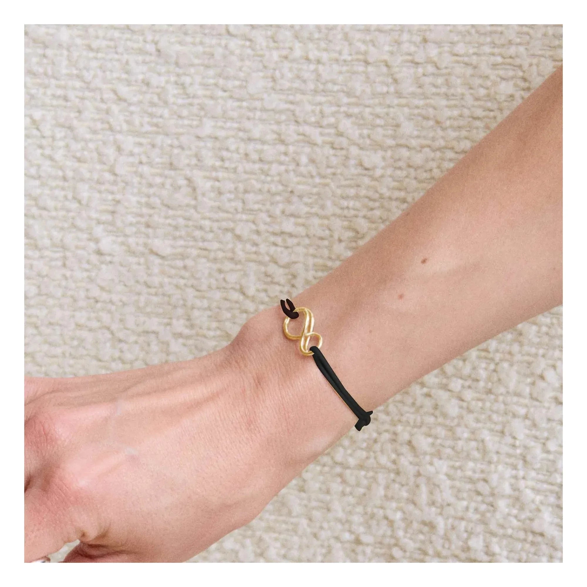 LAH - Mini-Infinity String Bracelet | Black