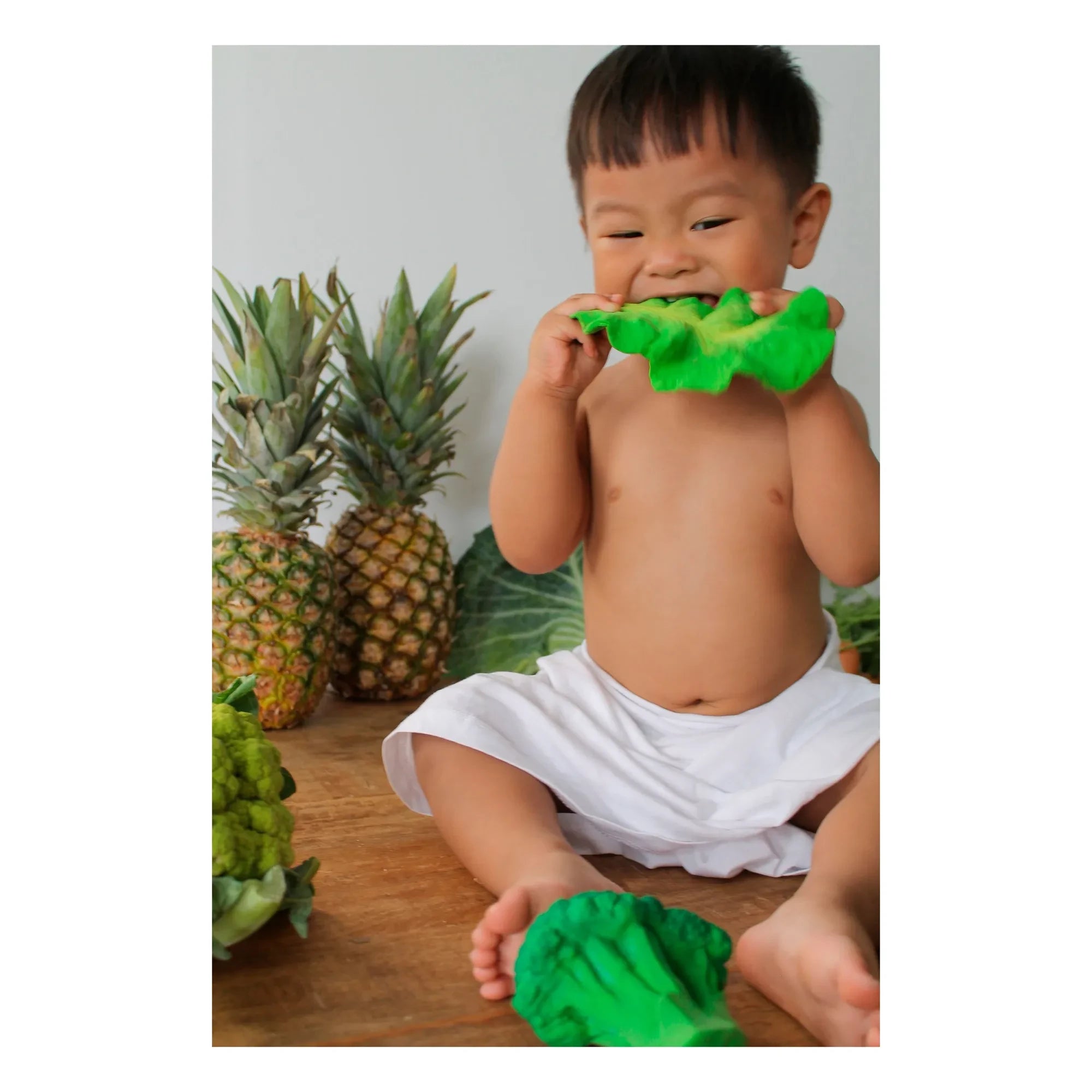 Oli & Carol - Kendall Teething Ring with Cabbage