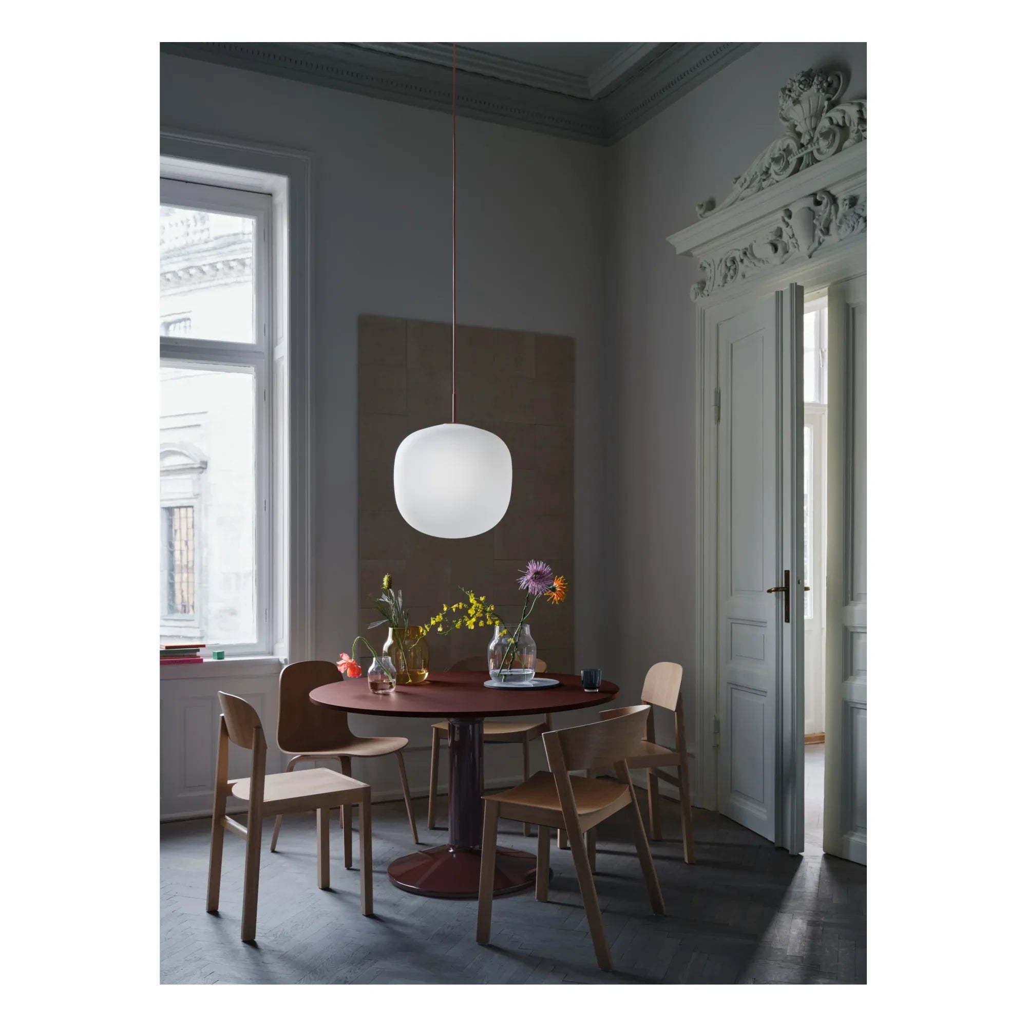 Muuto - Midst Round Table | Burgundy