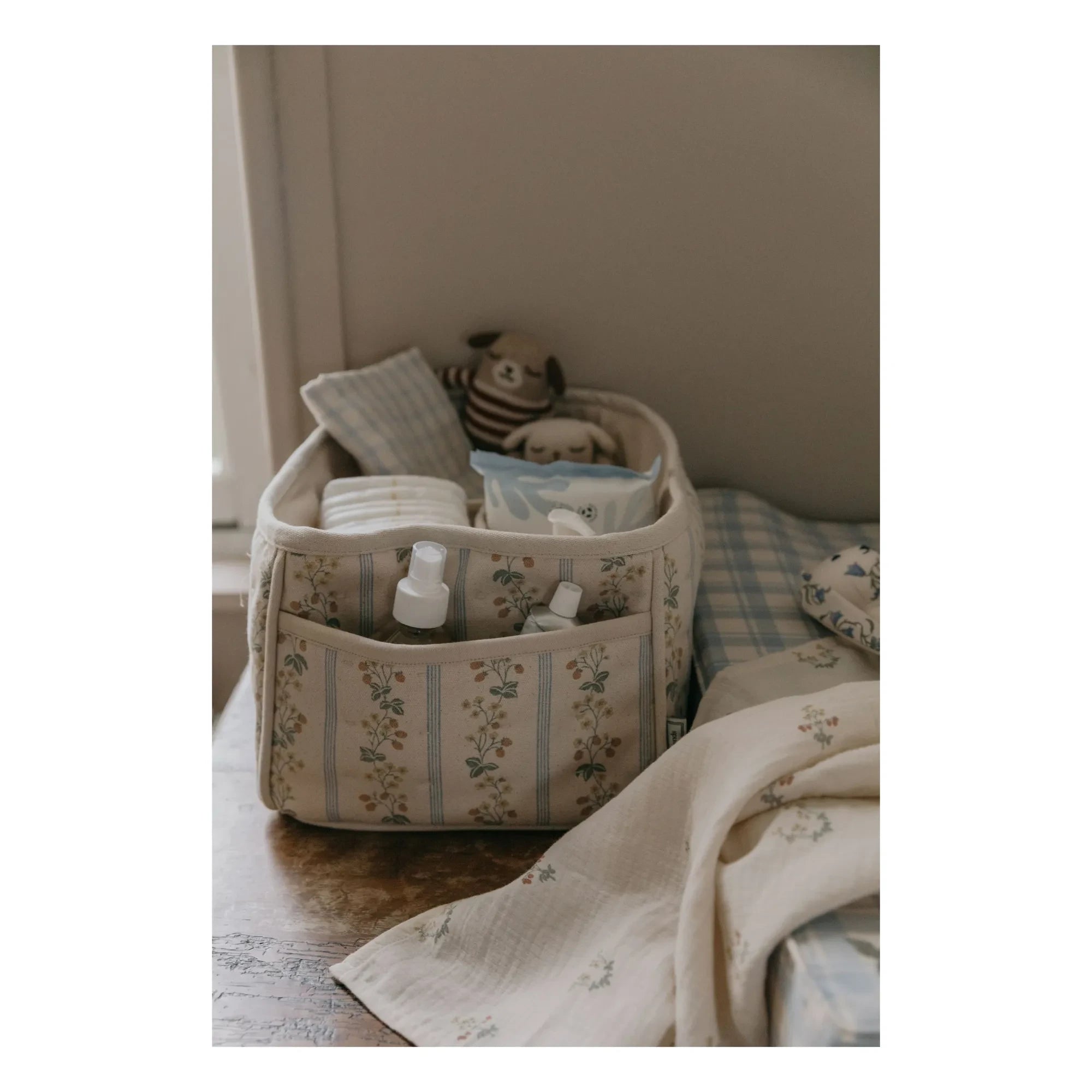 garbo&friends - Strawberry Wreath Baby Diaper Basket