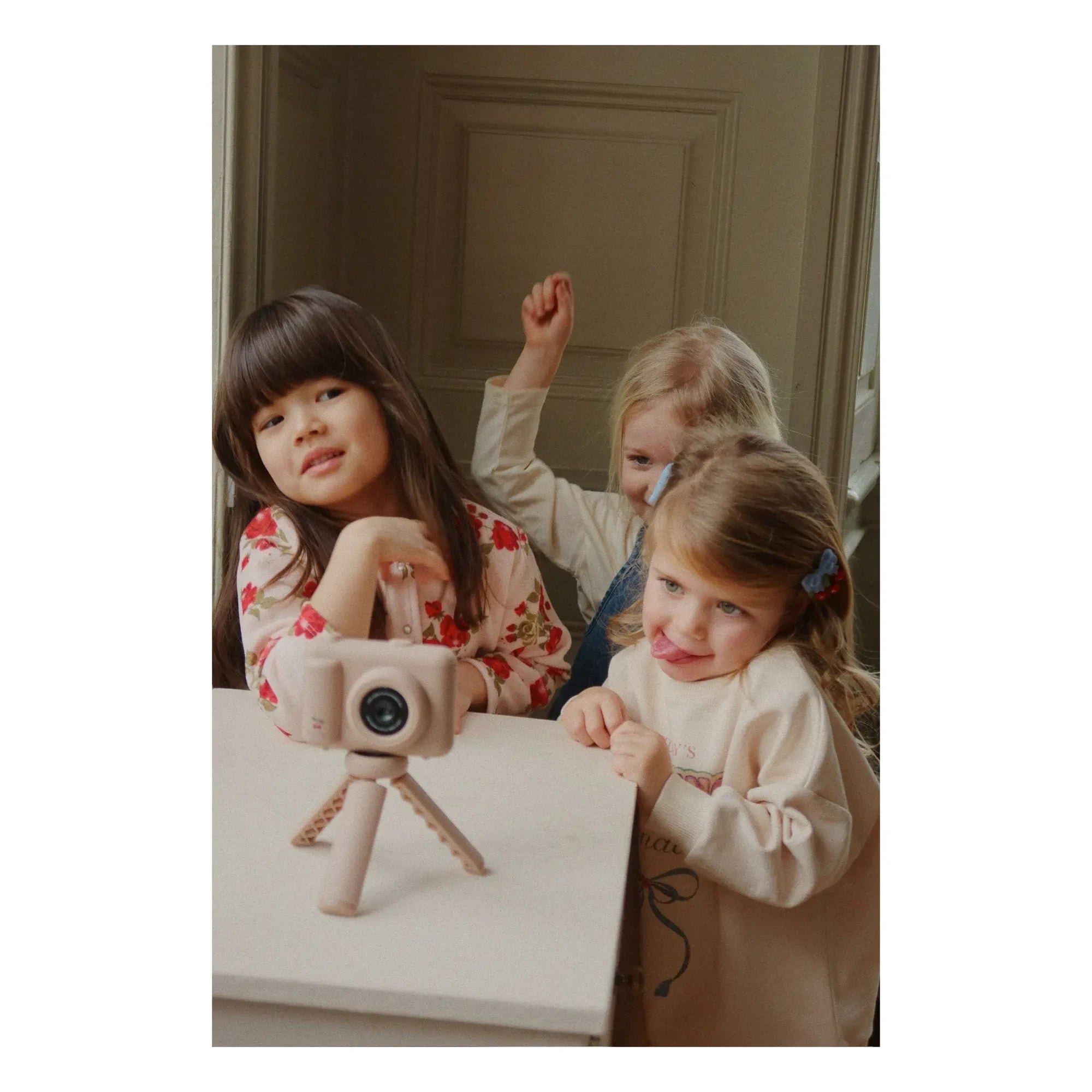 Konges Sløjd - Cherry kamera ve tripod | Blush