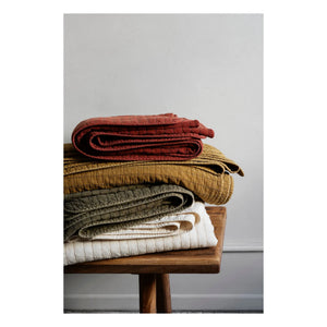 Madame Stoltz - Padded cotton bedspread | Green