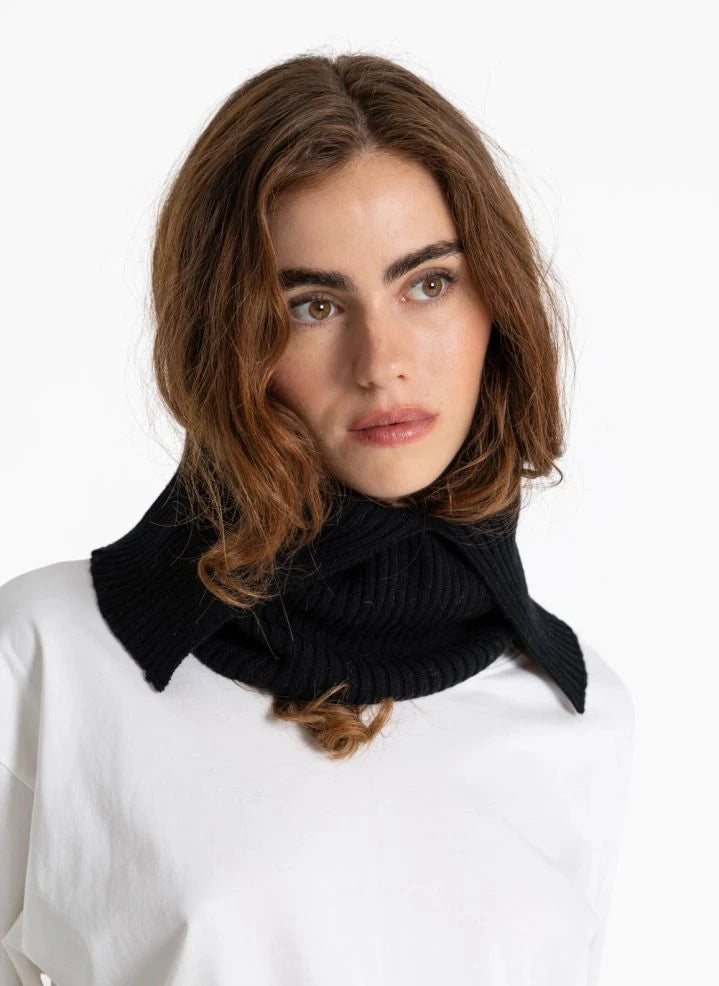 Smallable Woman - Soane Merino Wool Scarf | Black