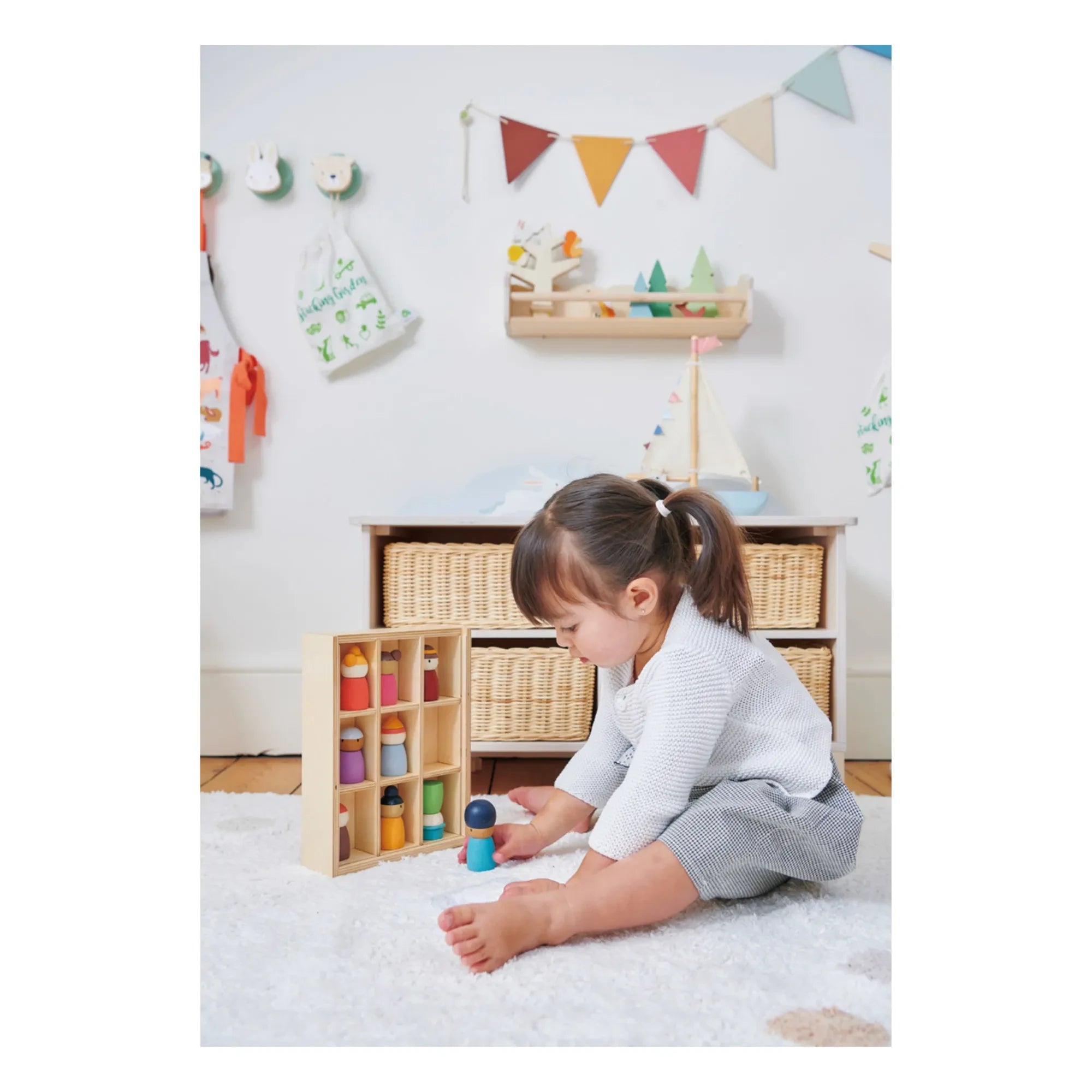 Tender Leaf Toys - Happy Folk Hotel and Wooden Figures