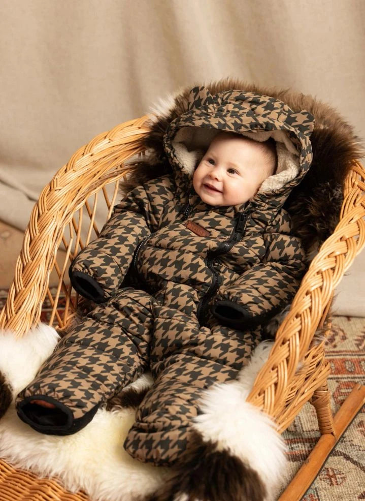 Töastie - Waterproof Houndstooth Cloud Jacket Made from Recycled Fibers | Brown