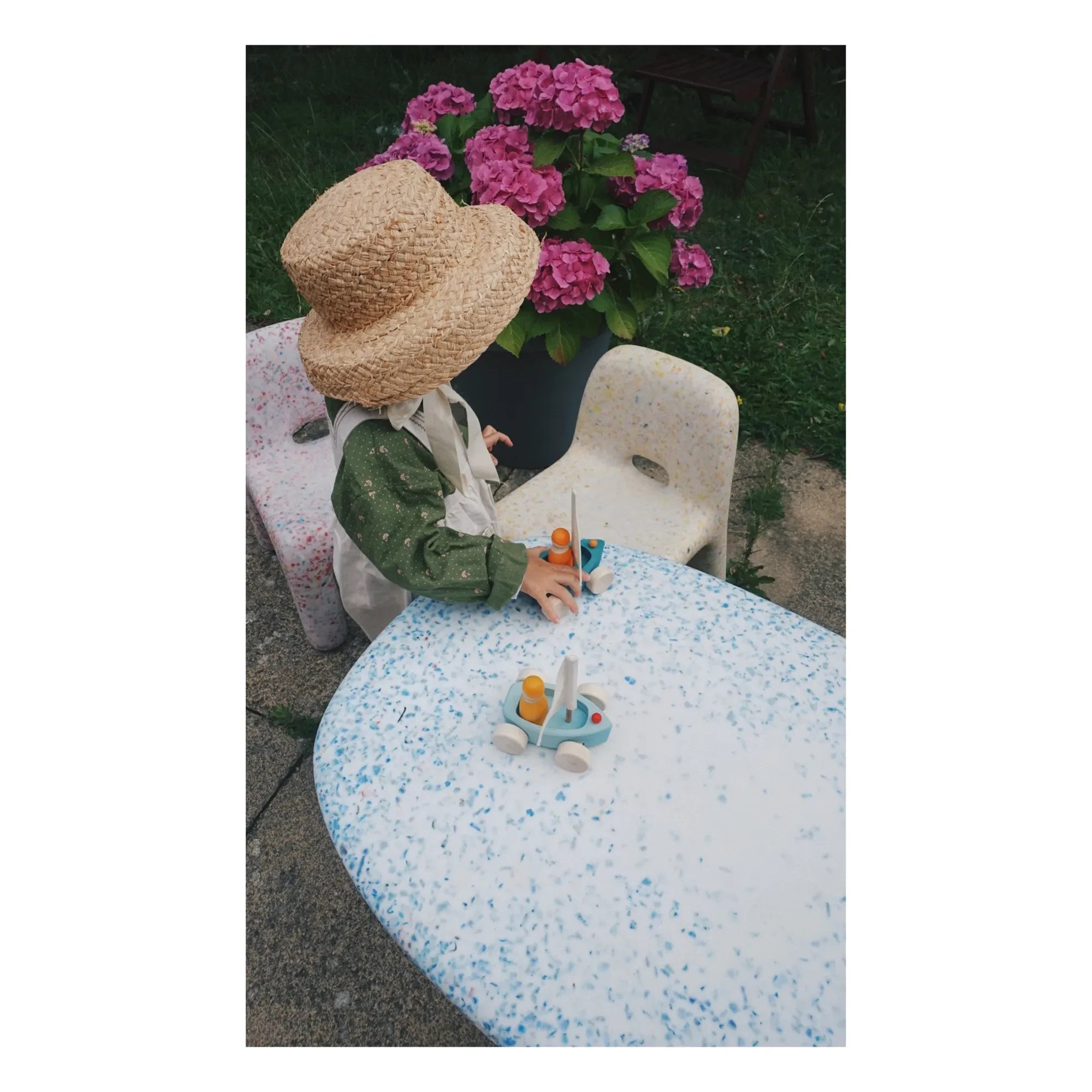 ecoBirdy - Charlie Chair | Strawberry