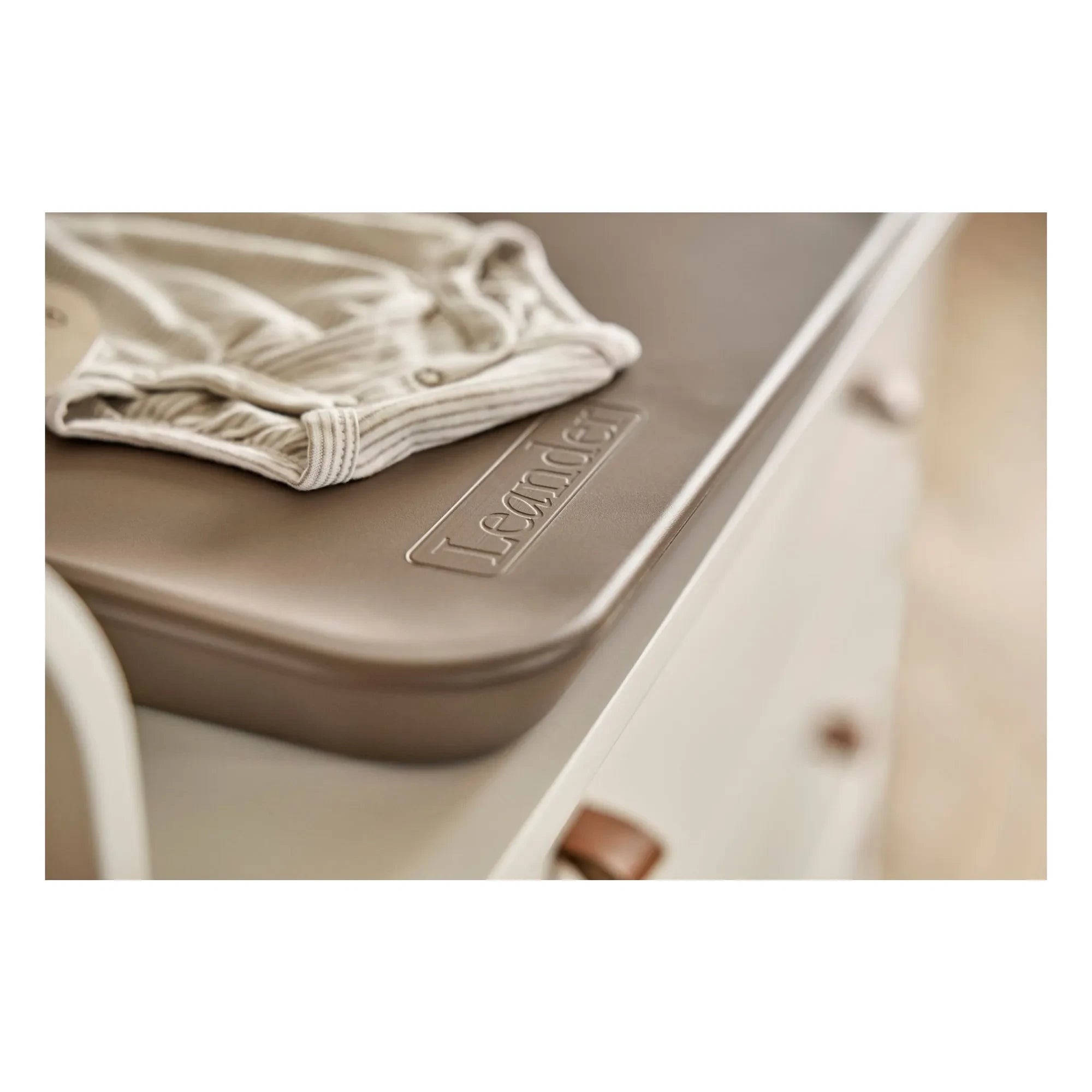 Leander - Matty changing mat | Mocha