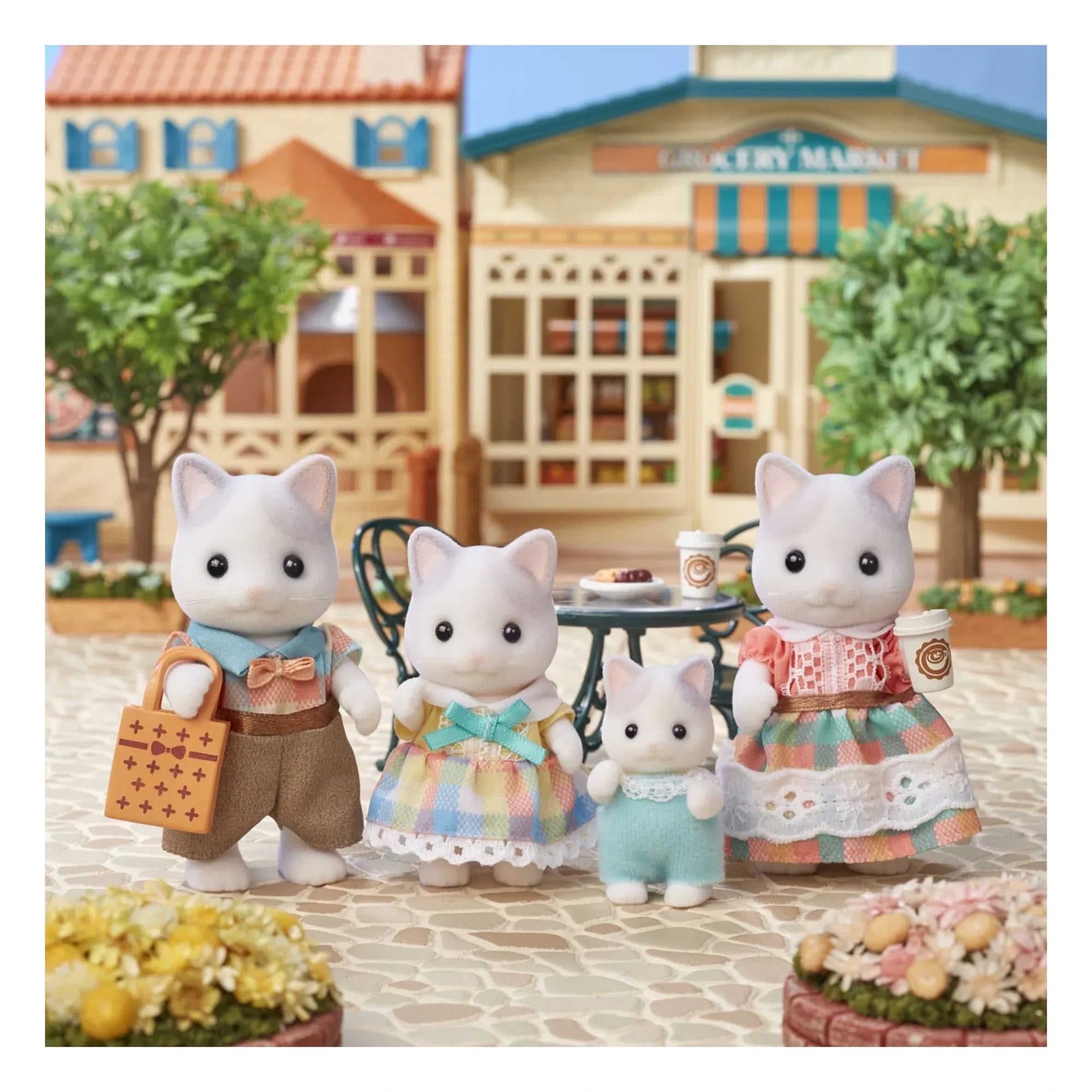 Sylvanian Families - The Chat Latte Family