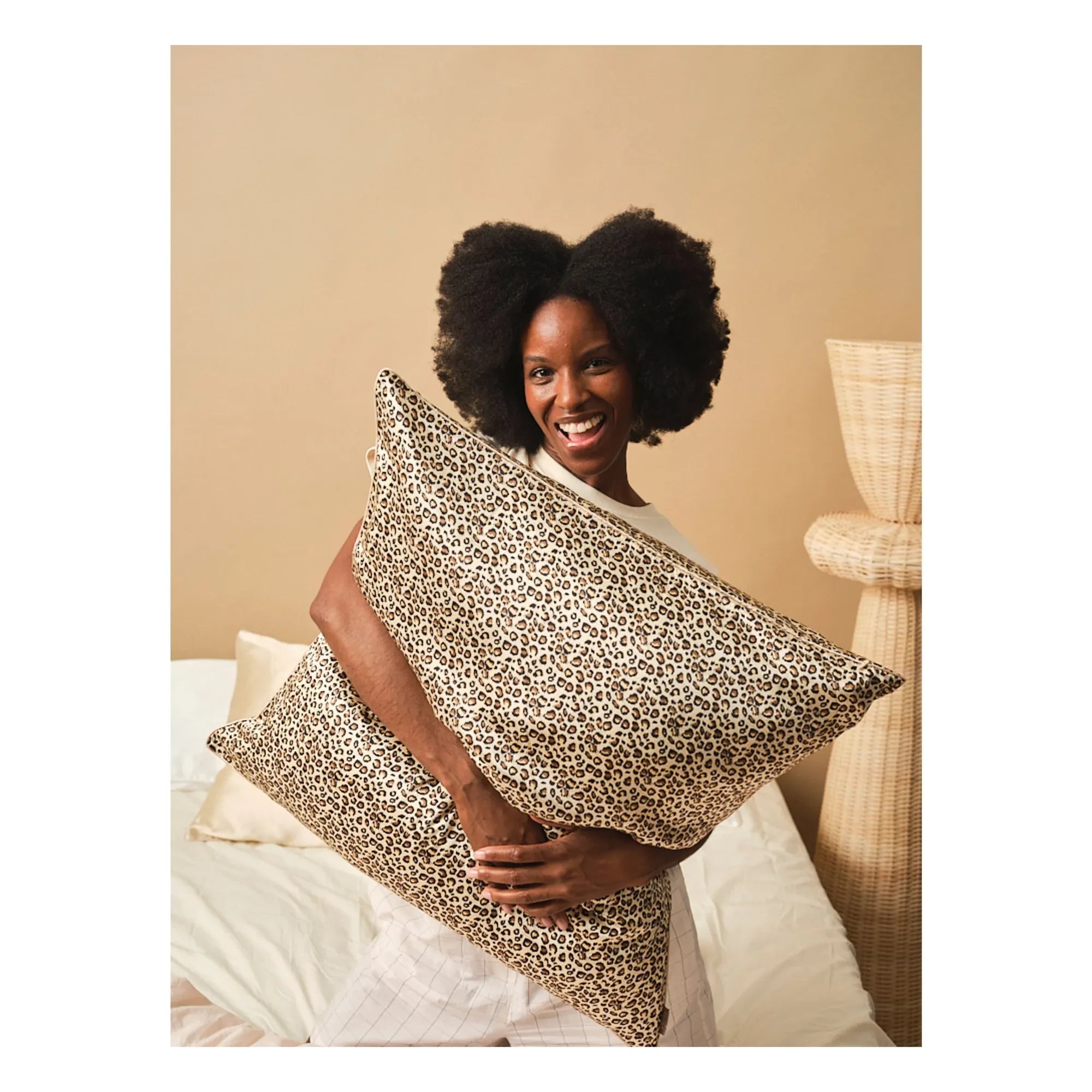 Emily's Pillow - Leopar desenli dut ipeği yastık kılıfı