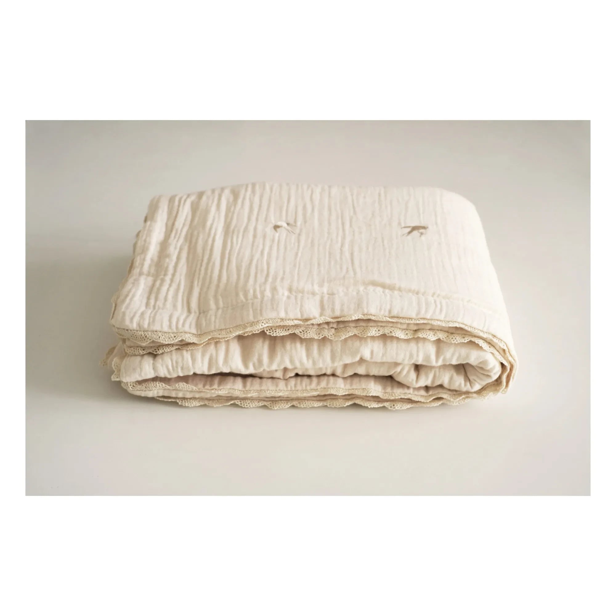 Gentil Coquelicot - Embroidered Swallow Cotton Muslin Quilted Blanket