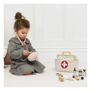 Le Toy Van - Veterinarian Set and Accessories