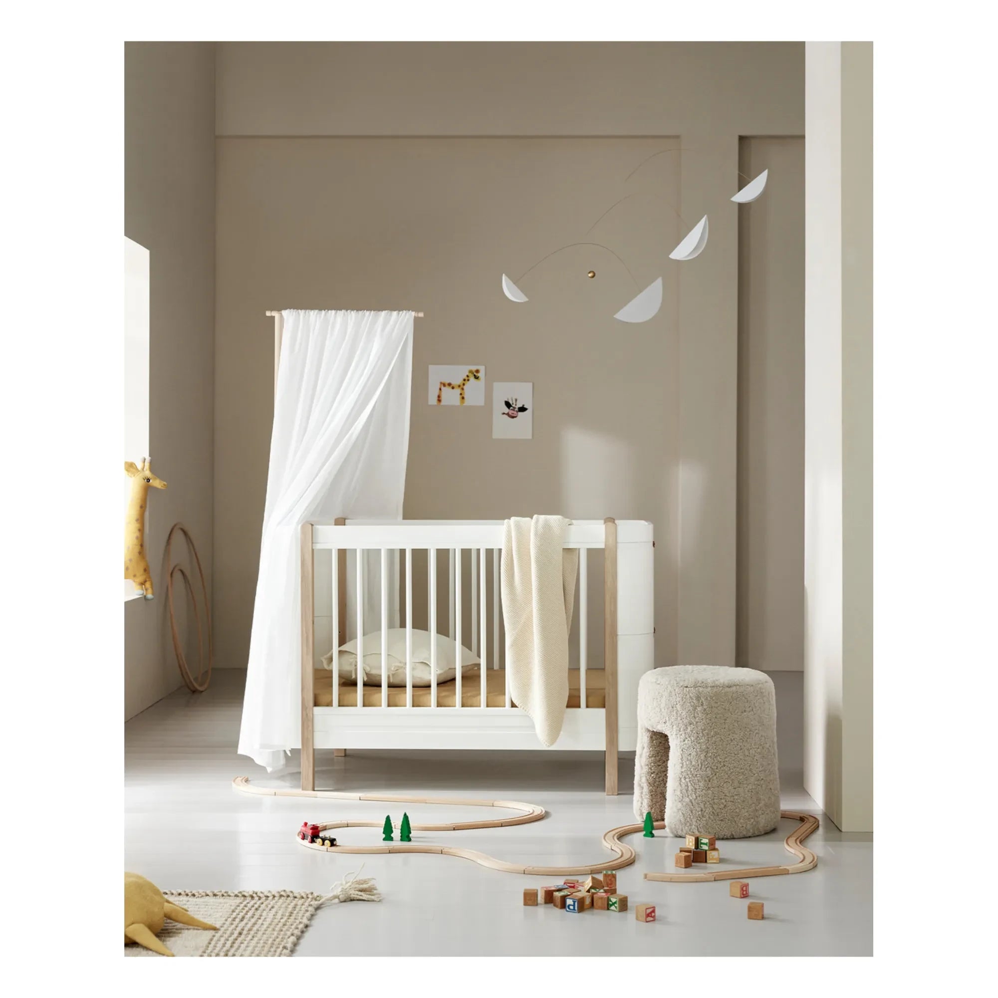 Oliver Furniture - Oak Ahşap Mini+ beşik yatağı, junior kit hariç