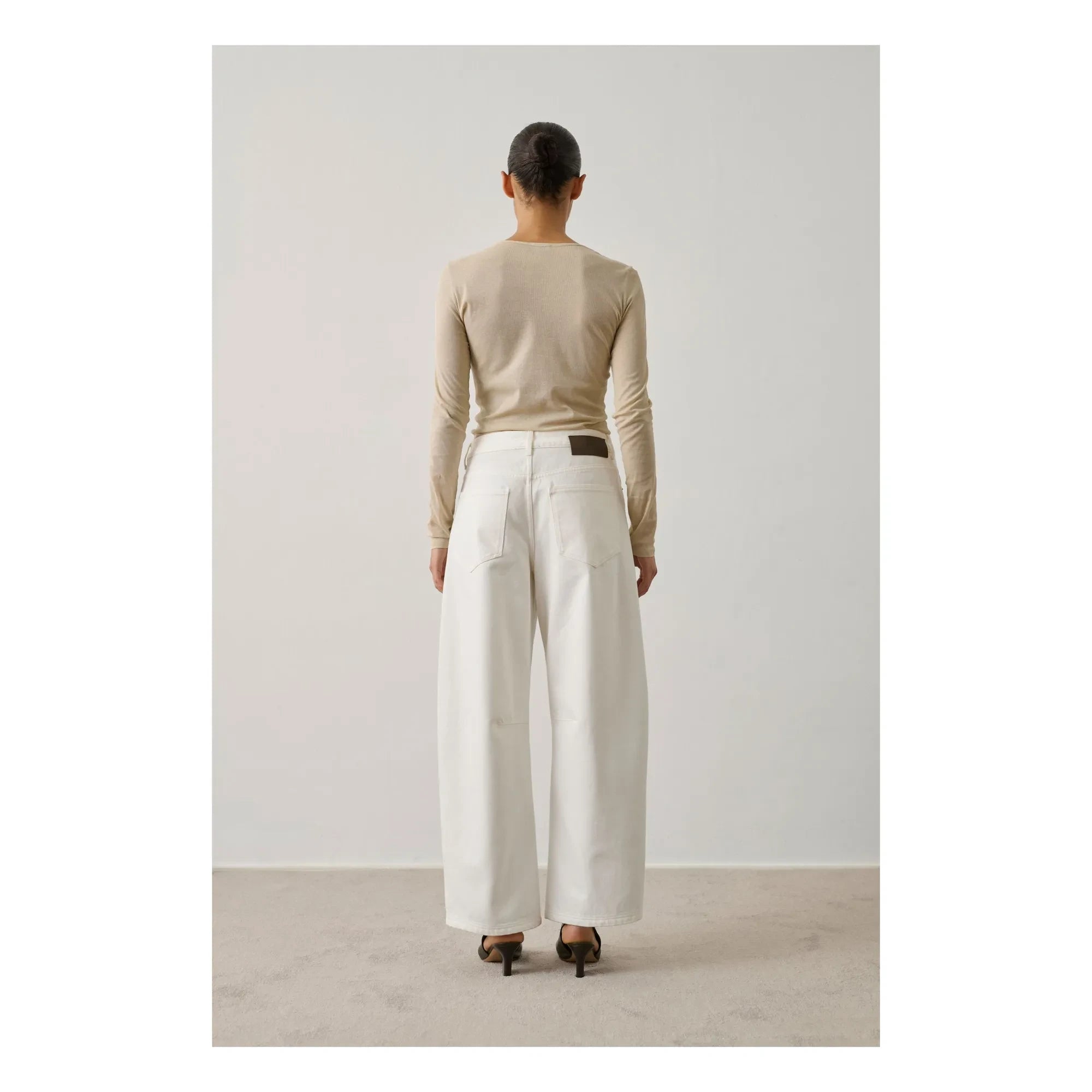 Soeur - Jean Eliott | White