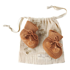 Gentil Coquelicot - Knitted slippers and embroidered pouch | Hazel