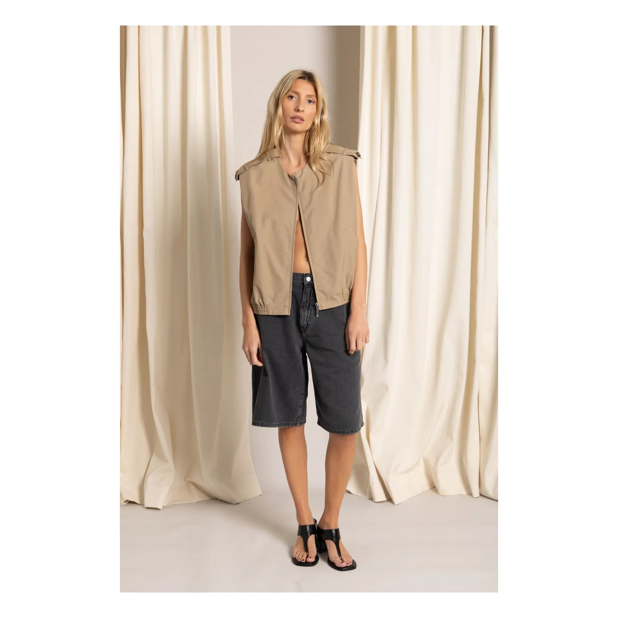 Smallable Woman - Savannah Sleeveless Jacket | Beige