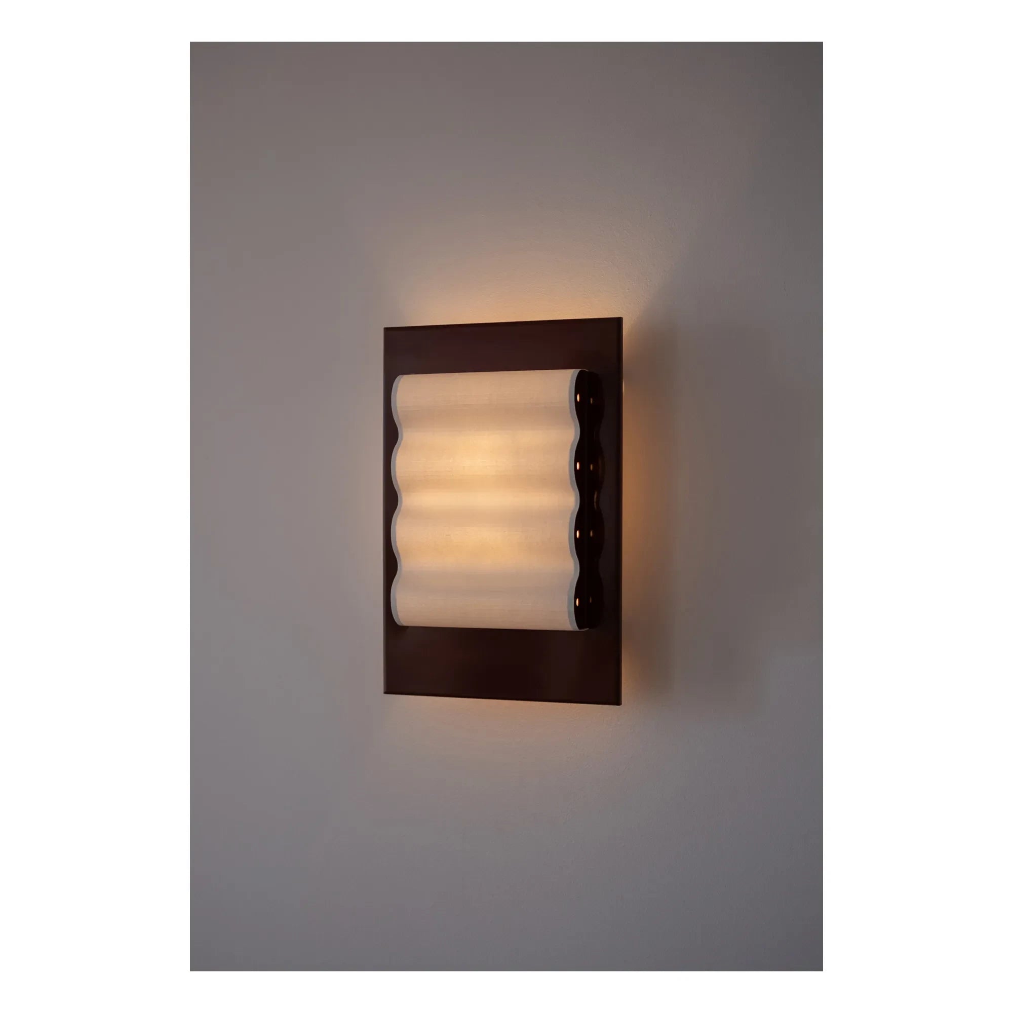 Violaine d'Harcourt - Wave Frame Wall Lamp | Brown