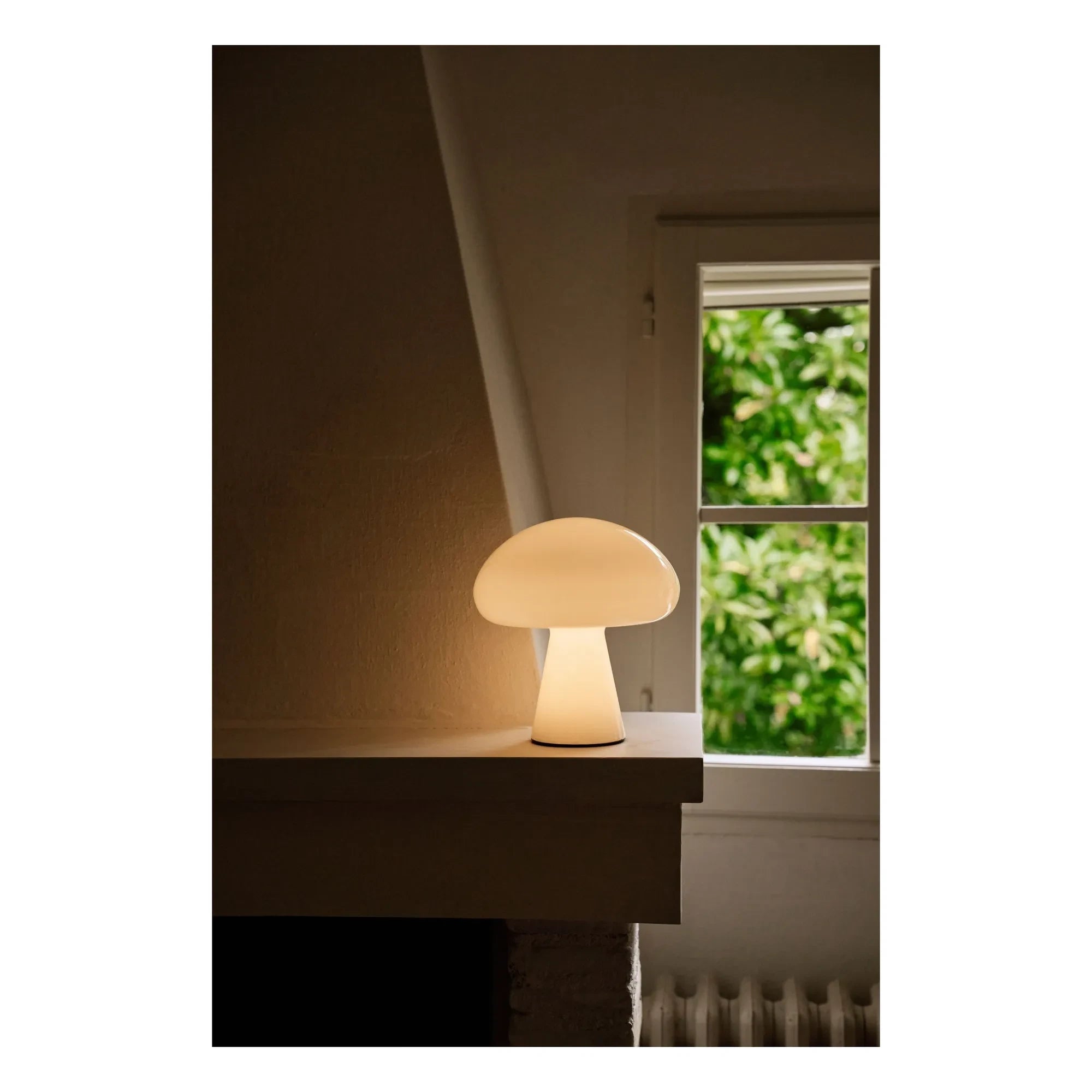 Gubi - Obello table lamp, Bill Curry | White