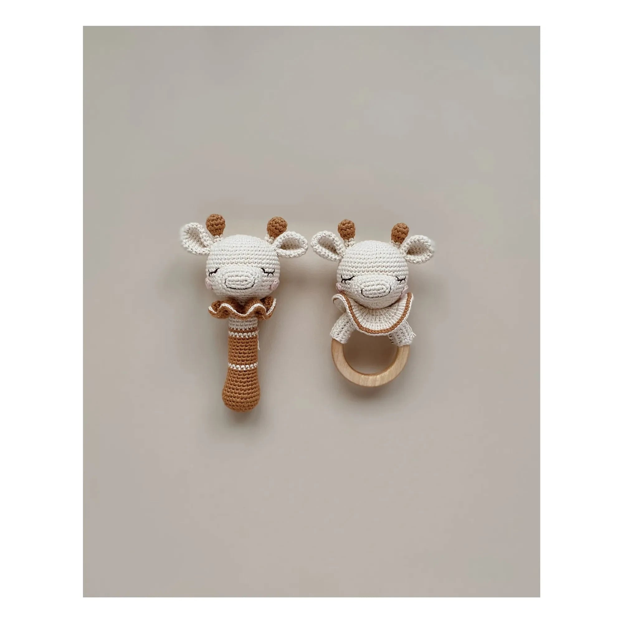 Patti Oslo - Goldie Giraffe Teething Ring | Cream