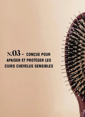 La Bonne Brosse - "The Essential Softness" Hair Brush No. 03 - Sensitive Scalp | Eggplant