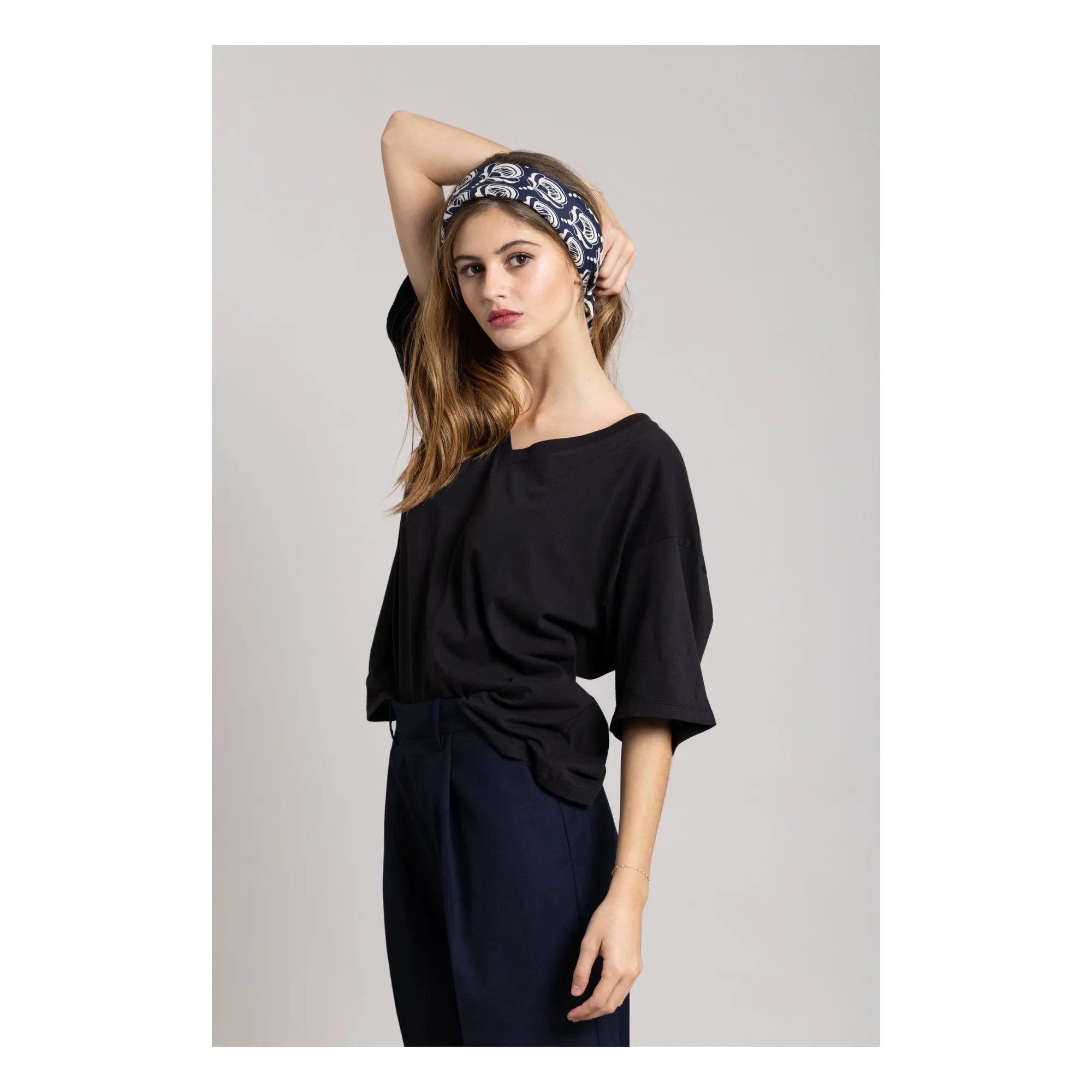 Smallable Woman - Cloud Organic Cotton T-Shirt | Black