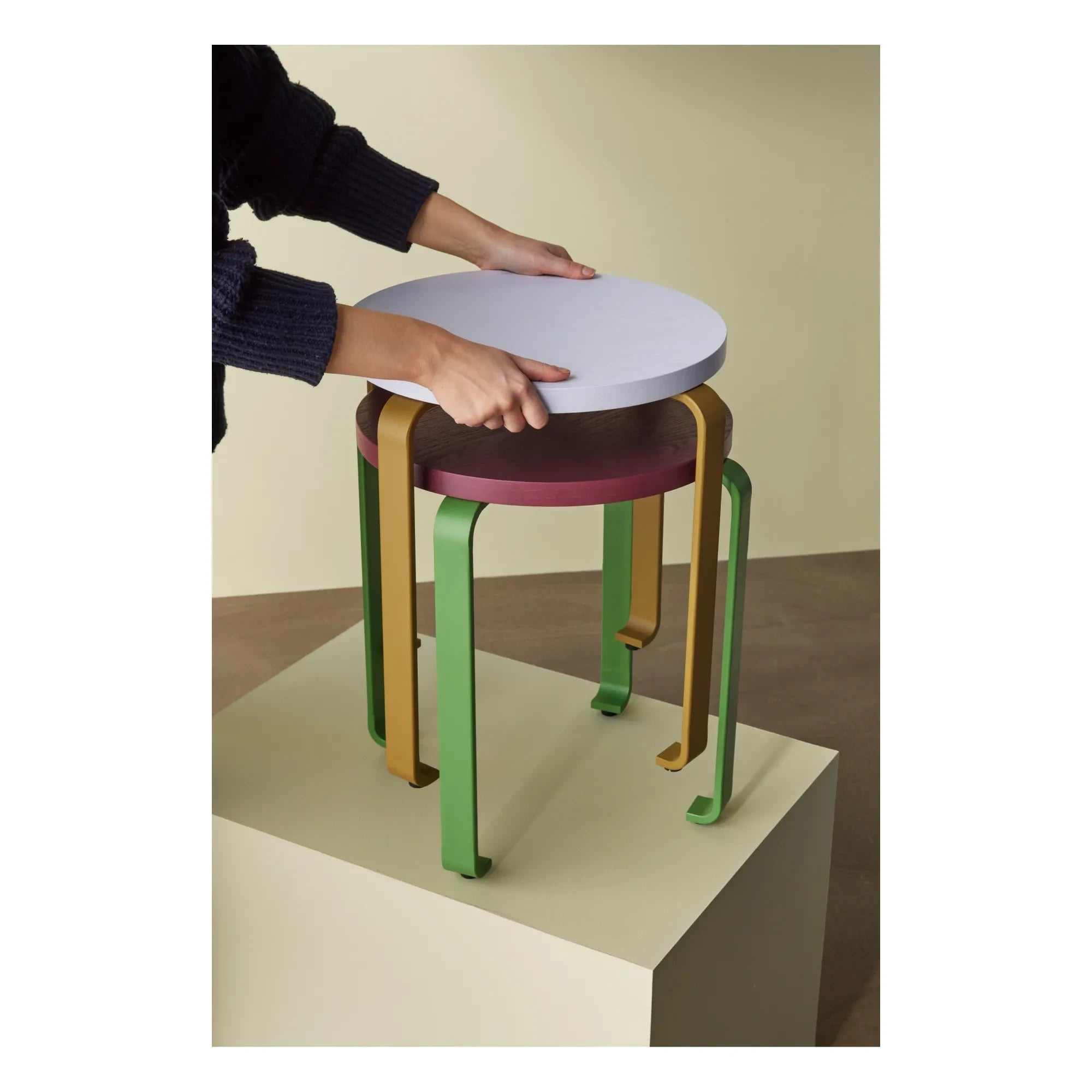 Hübsch - Smile Stool | Khaki