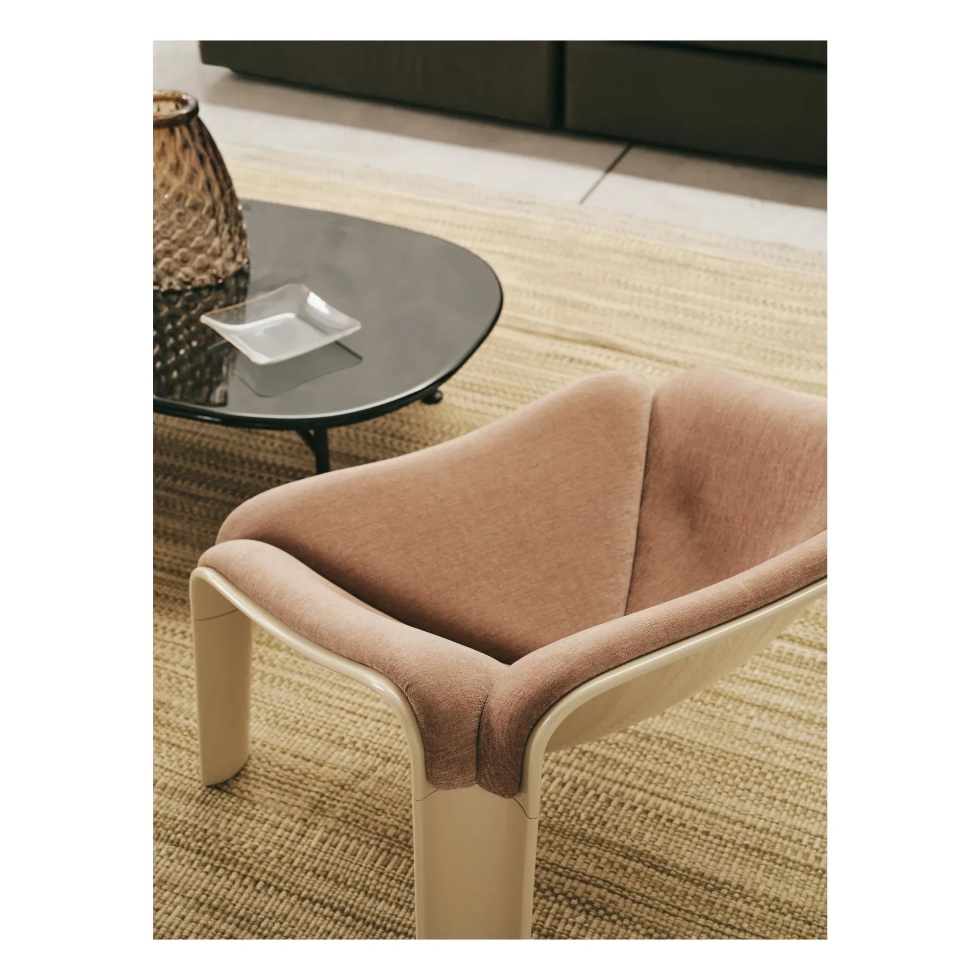 Gubi - Carmel ceramic coffee table, OEO Studio | Black