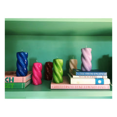 Anna + Nina - Curved Twisted Candle - 15 cm | Purple