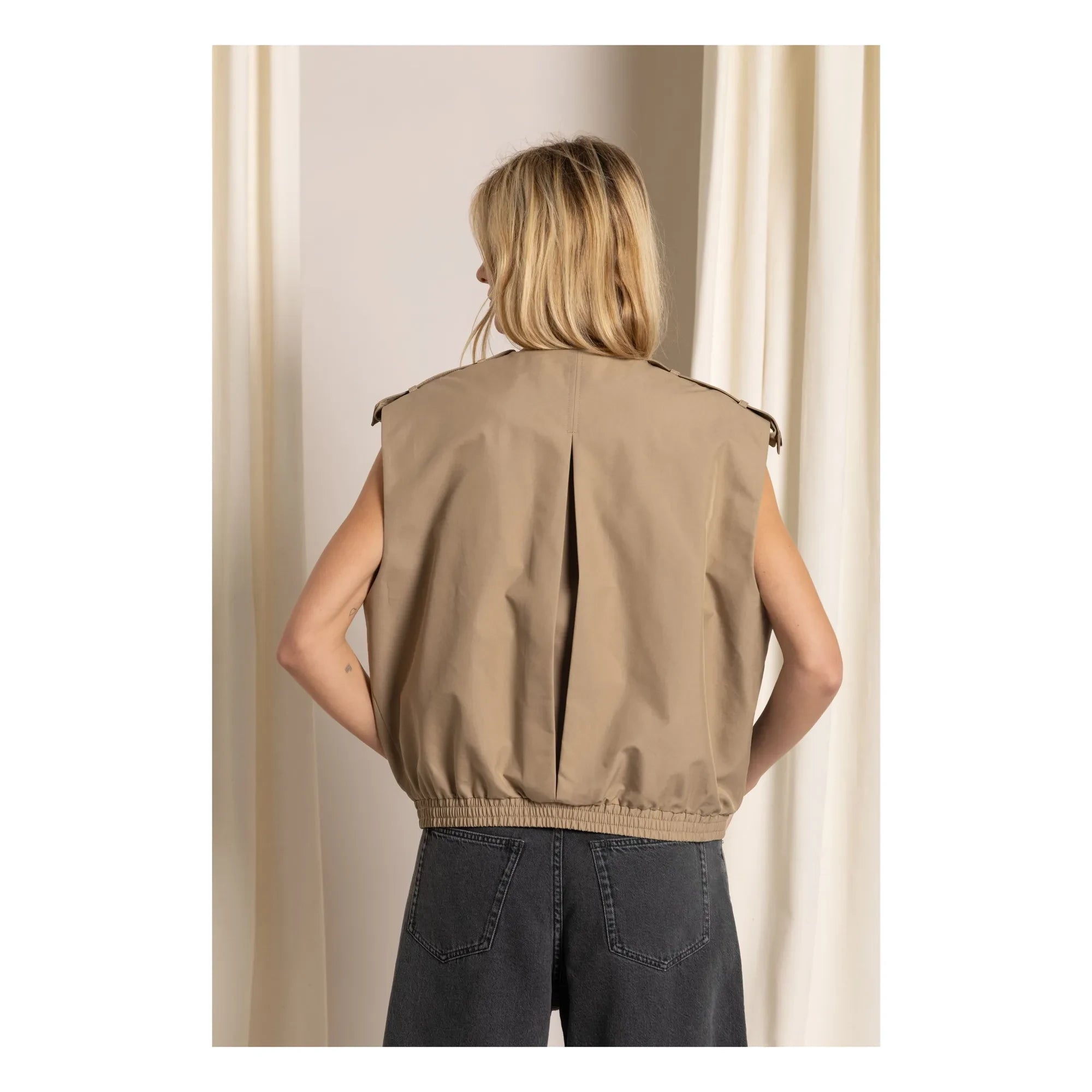 Smallable Woman - Savannah Sleeveless Jacket | Beige